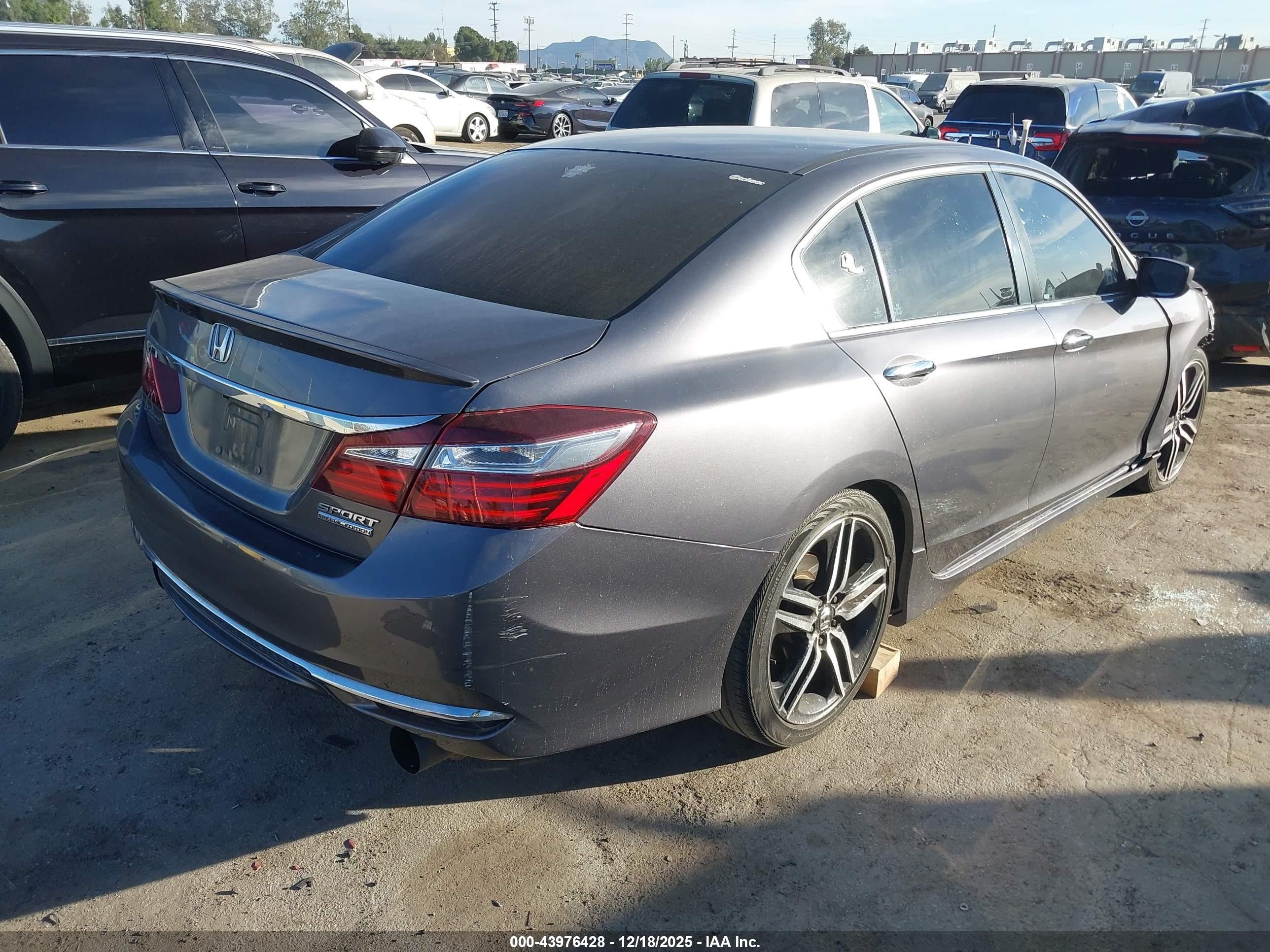 HONDA ACCORD image 4