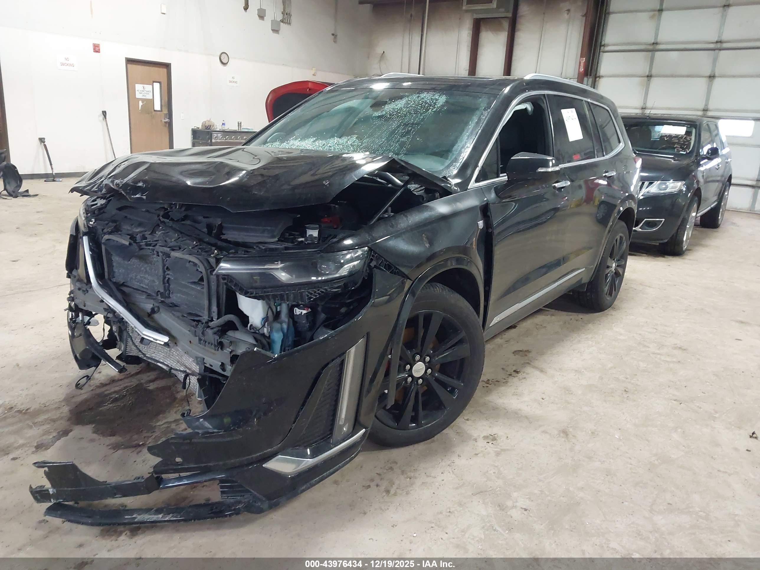CADILLAC XT6 image 2