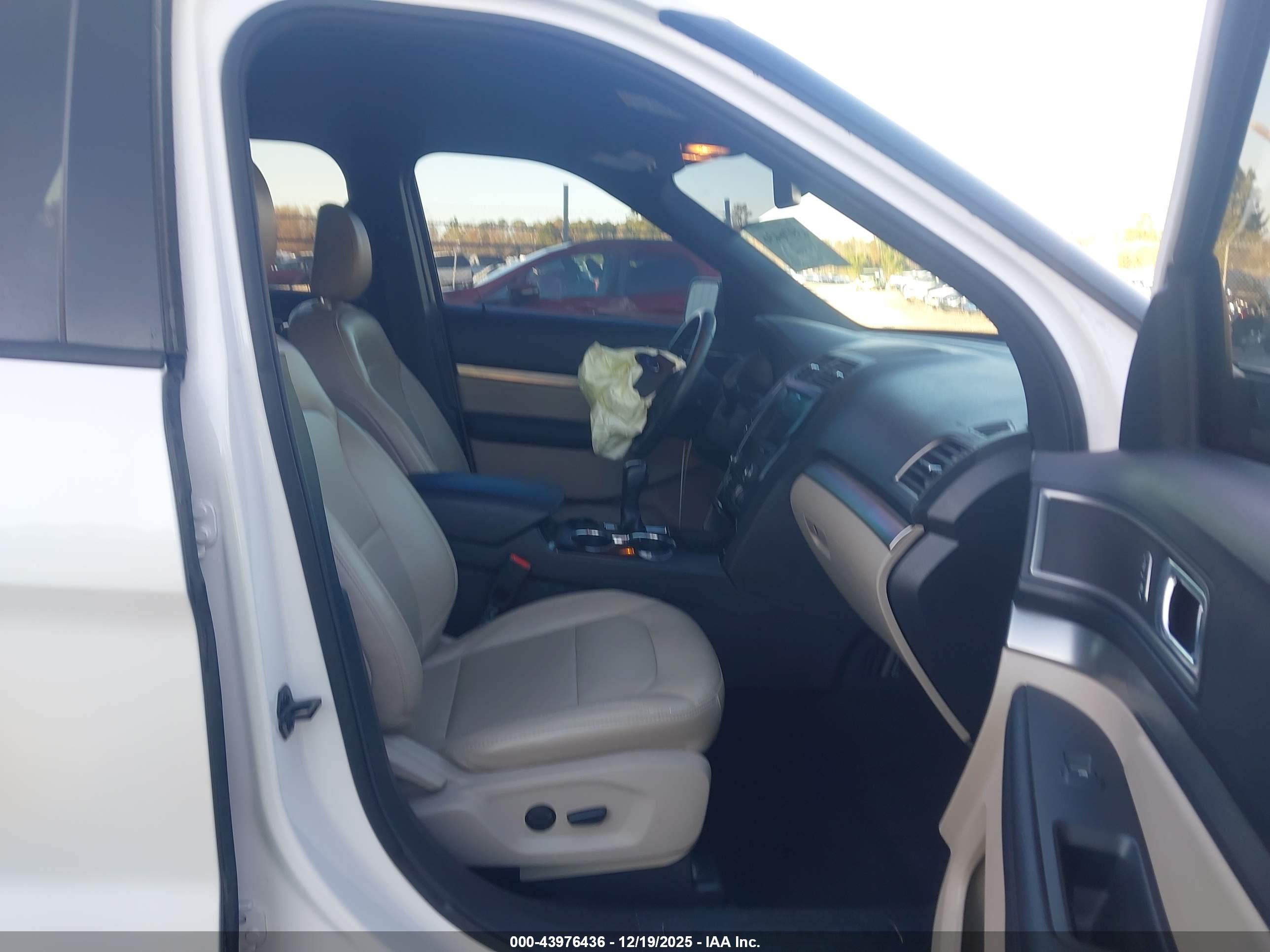 FORD EXPLORER image 5
