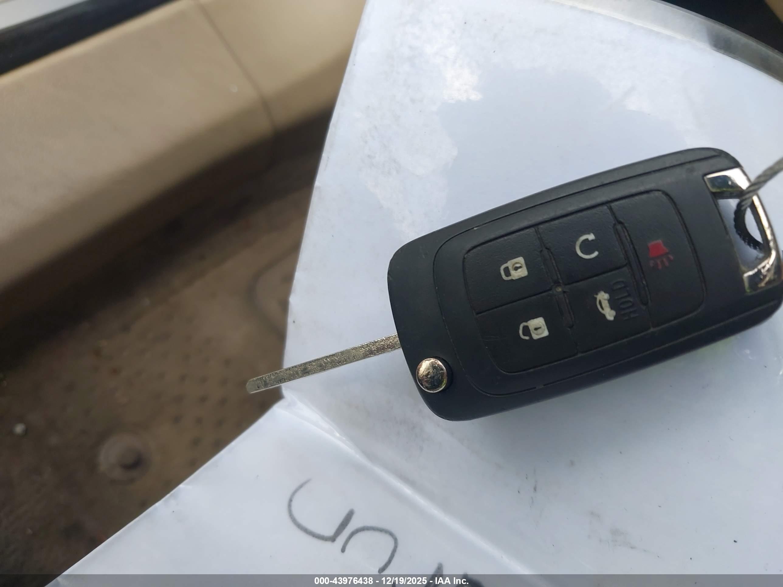 BUICK LACROSSE image 11