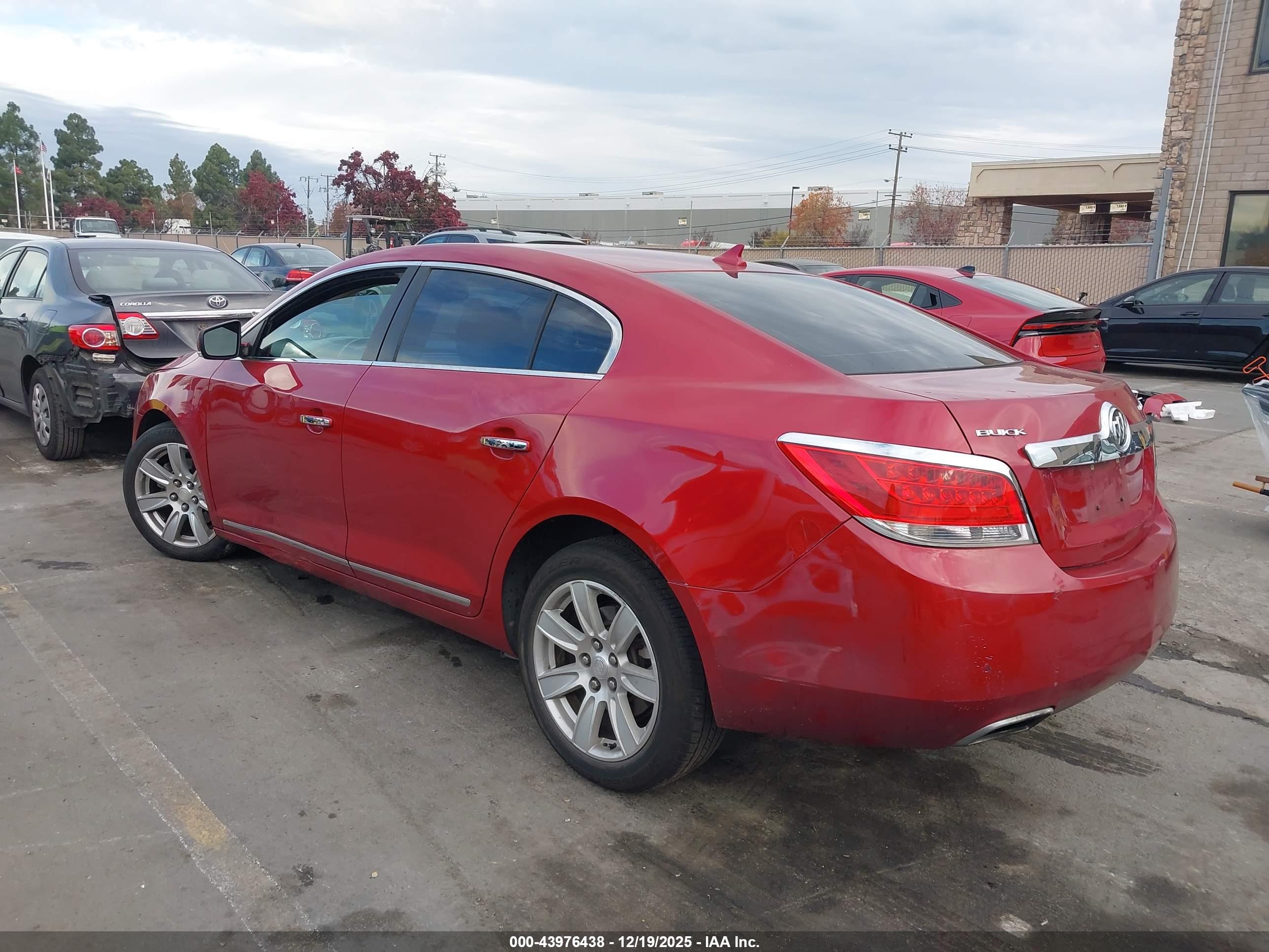 BUICK LACROSSE image 3