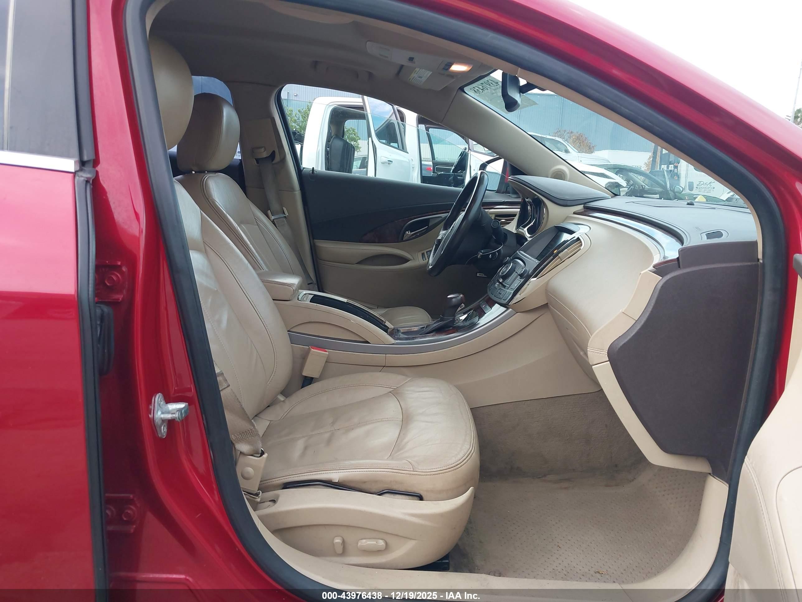 BUICK LACROSSE image 5