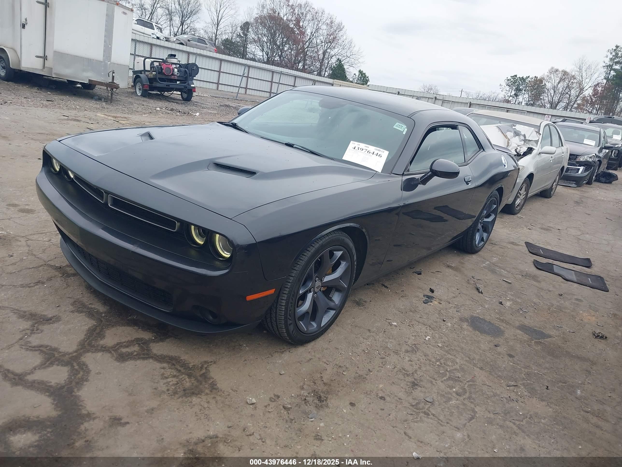 DODGE CHALLENGER image 2