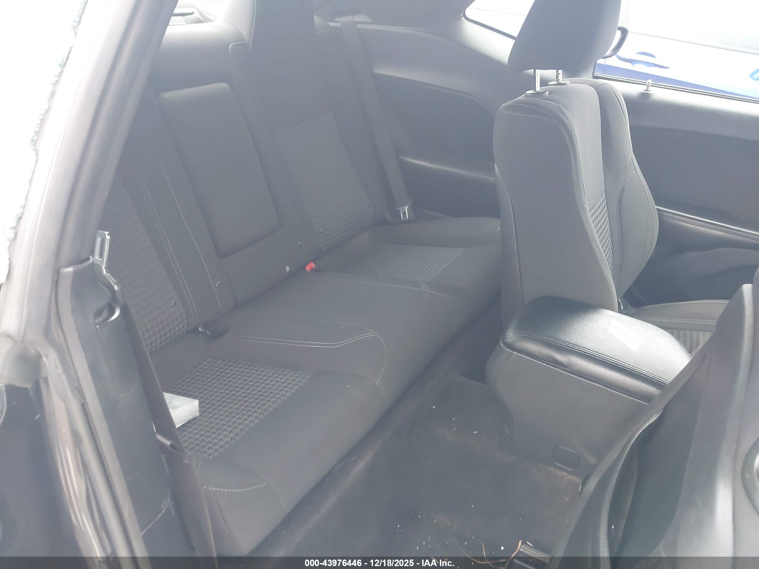DODGE CHALLENGER image 8
