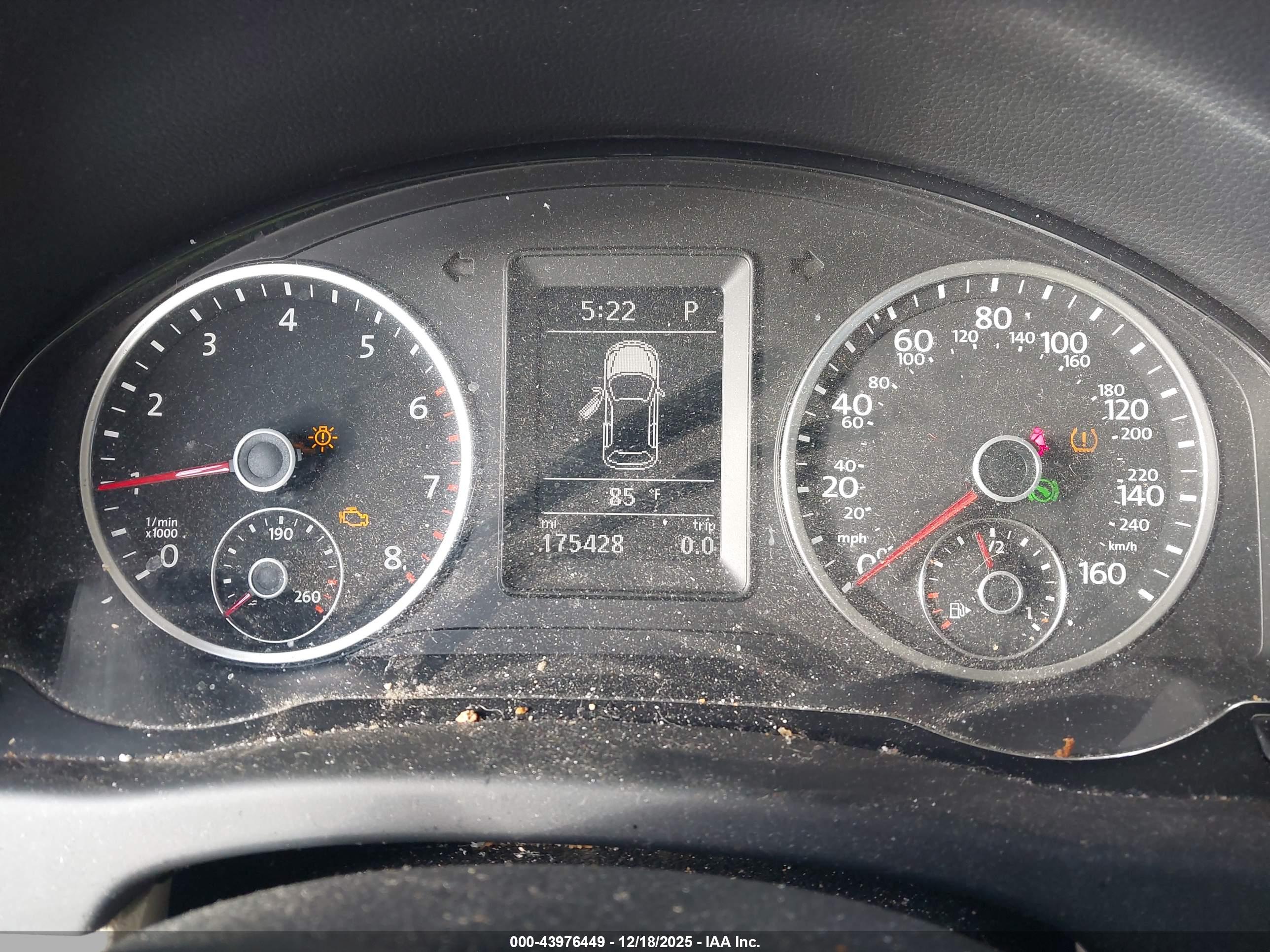VOLKSWAGEN TIGUAN image 7