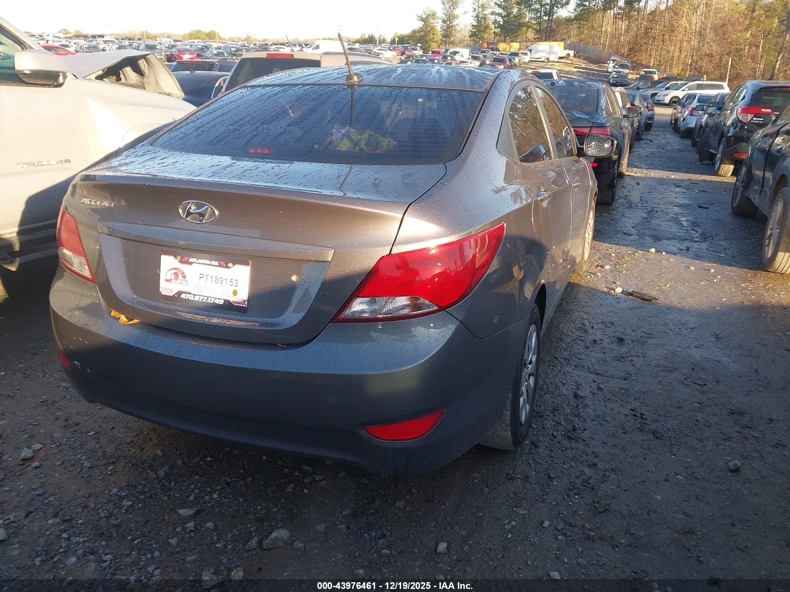 HYUNDAI ACCENT image 4