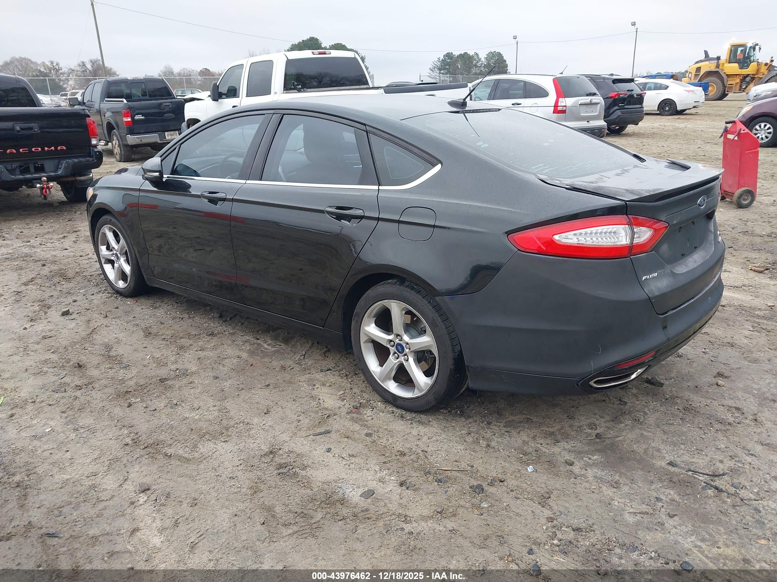 FORD FUSION image 3
