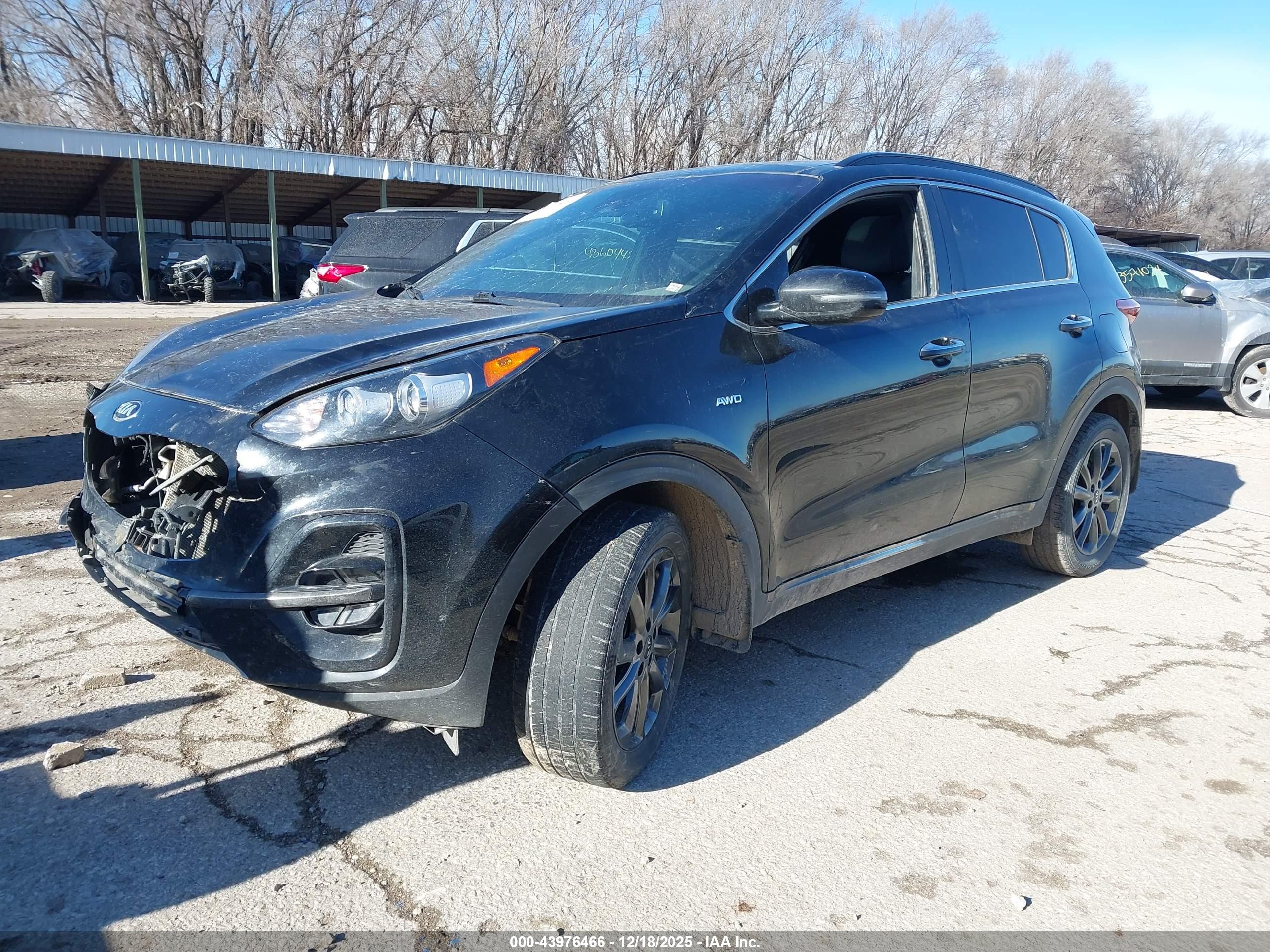 KIA SPORTAGE image 2