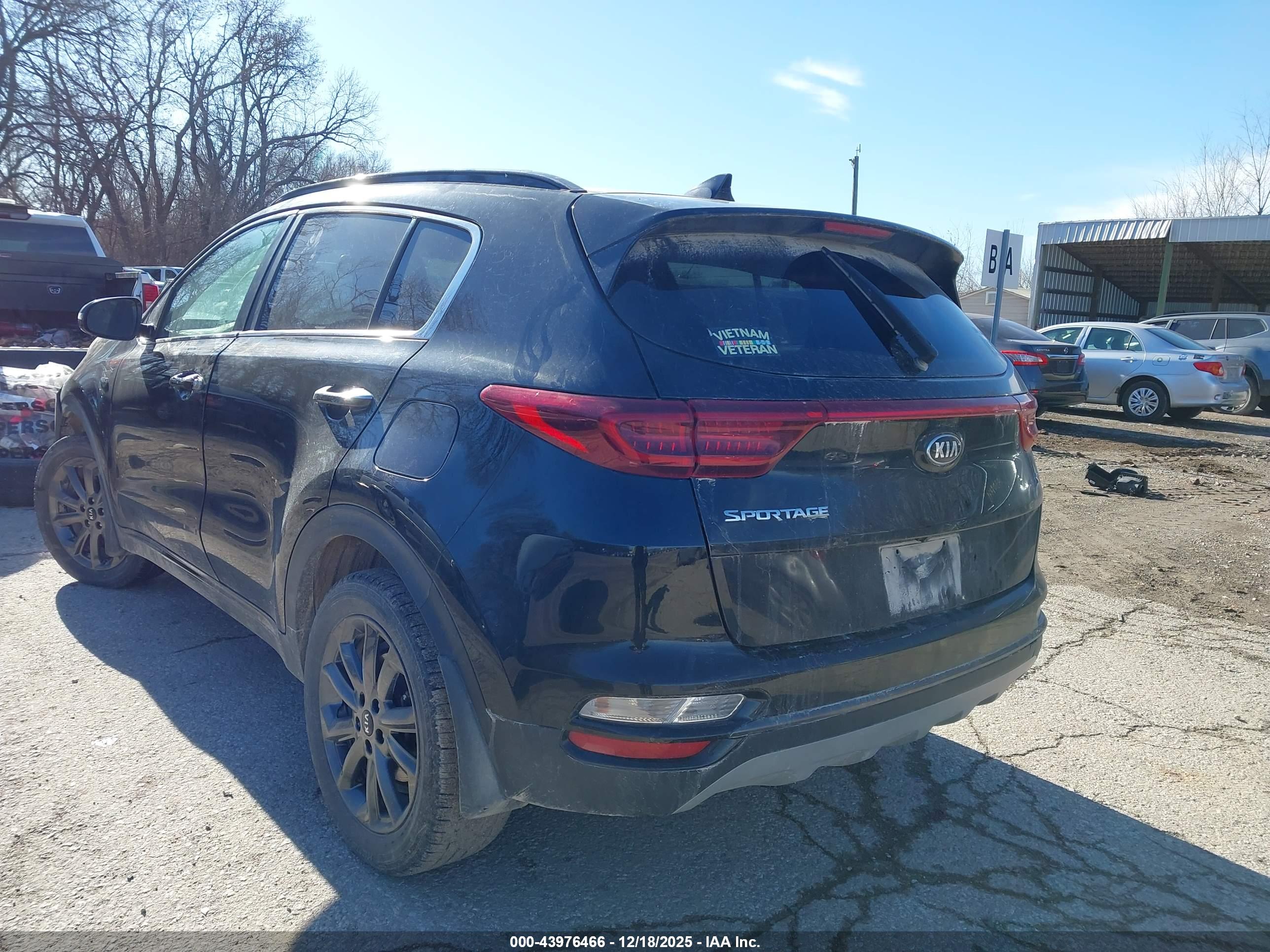 KIA SPORTAGE image 3