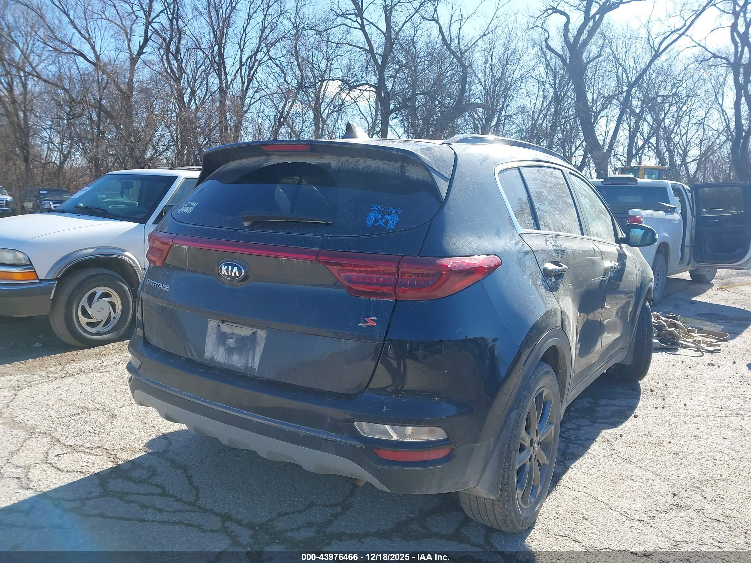 KIA SPORTAGE image 4