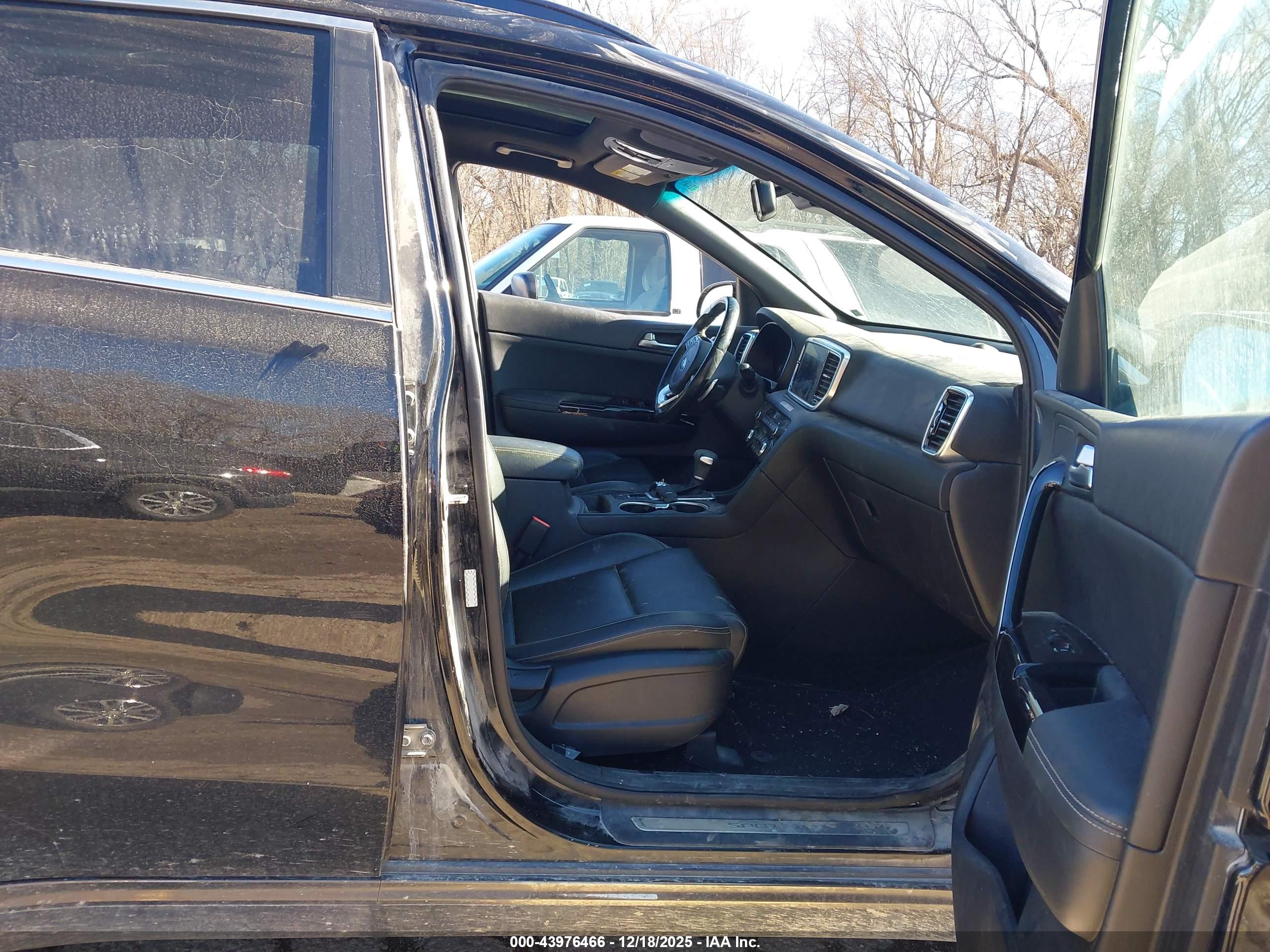 KIA SPORTAGE image 5