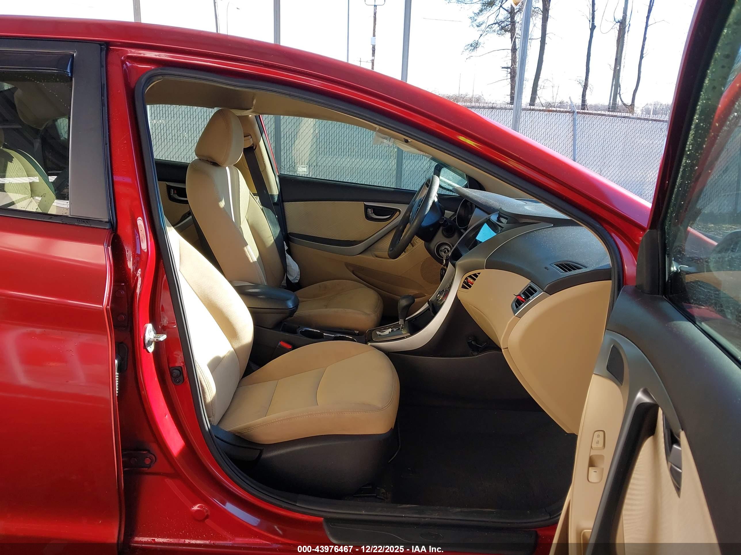 HYUNDAI ELANTRA image 5