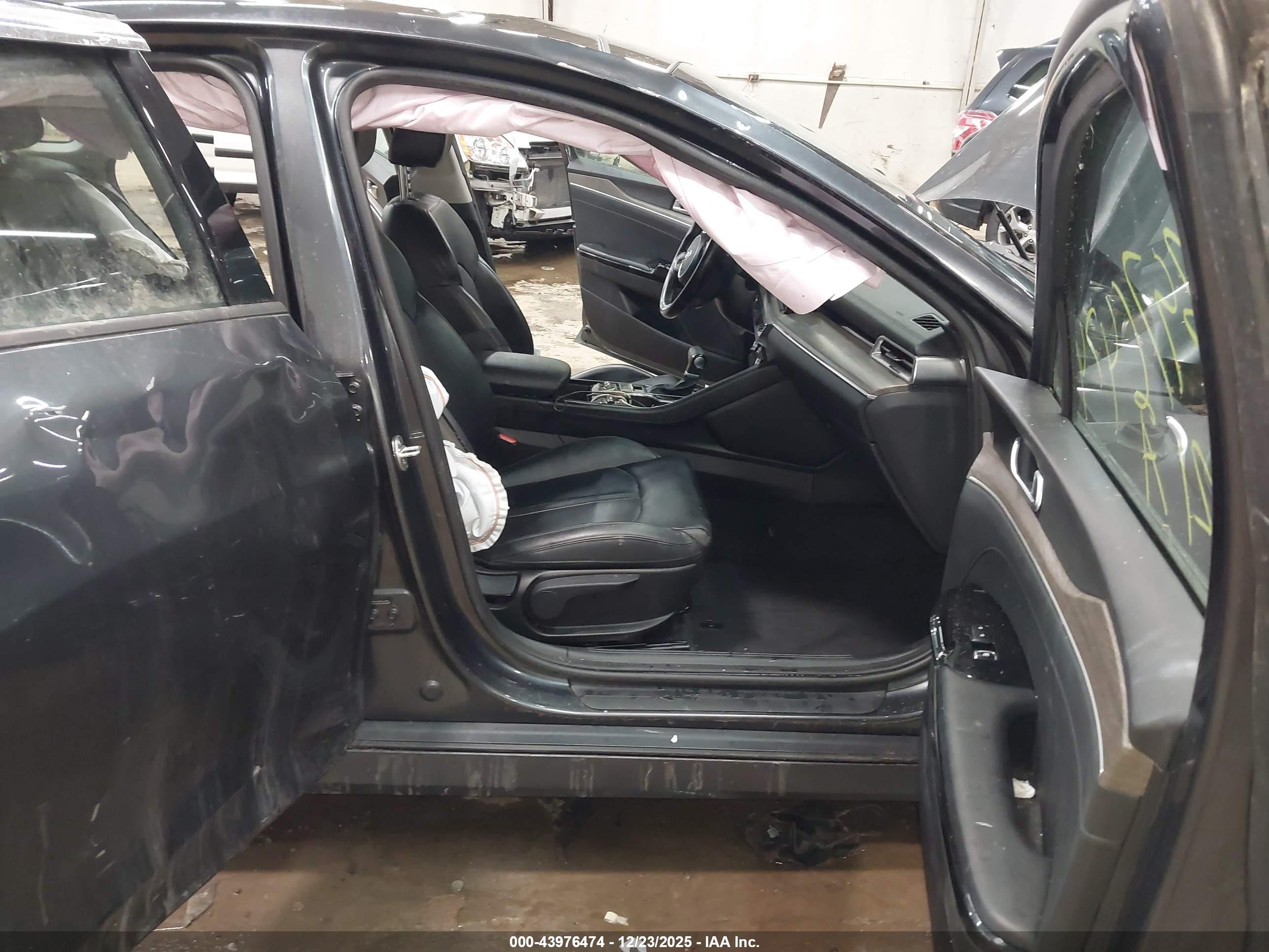 KIA K5 image 5