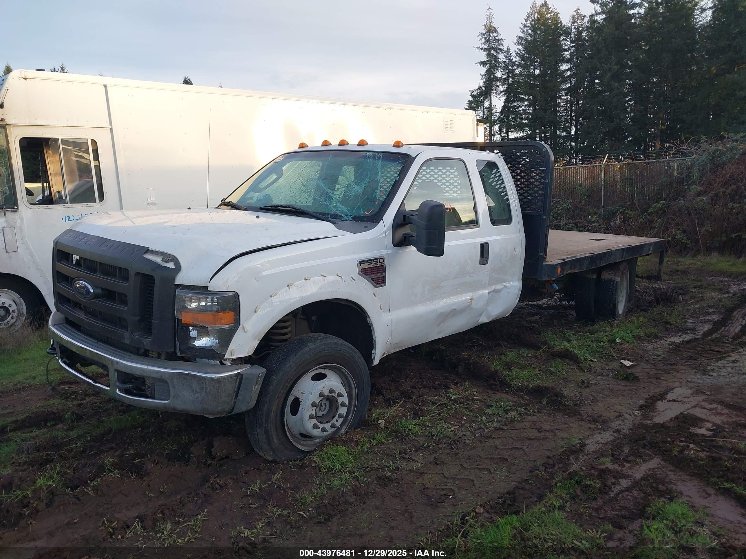 FORD F-550 image 2
