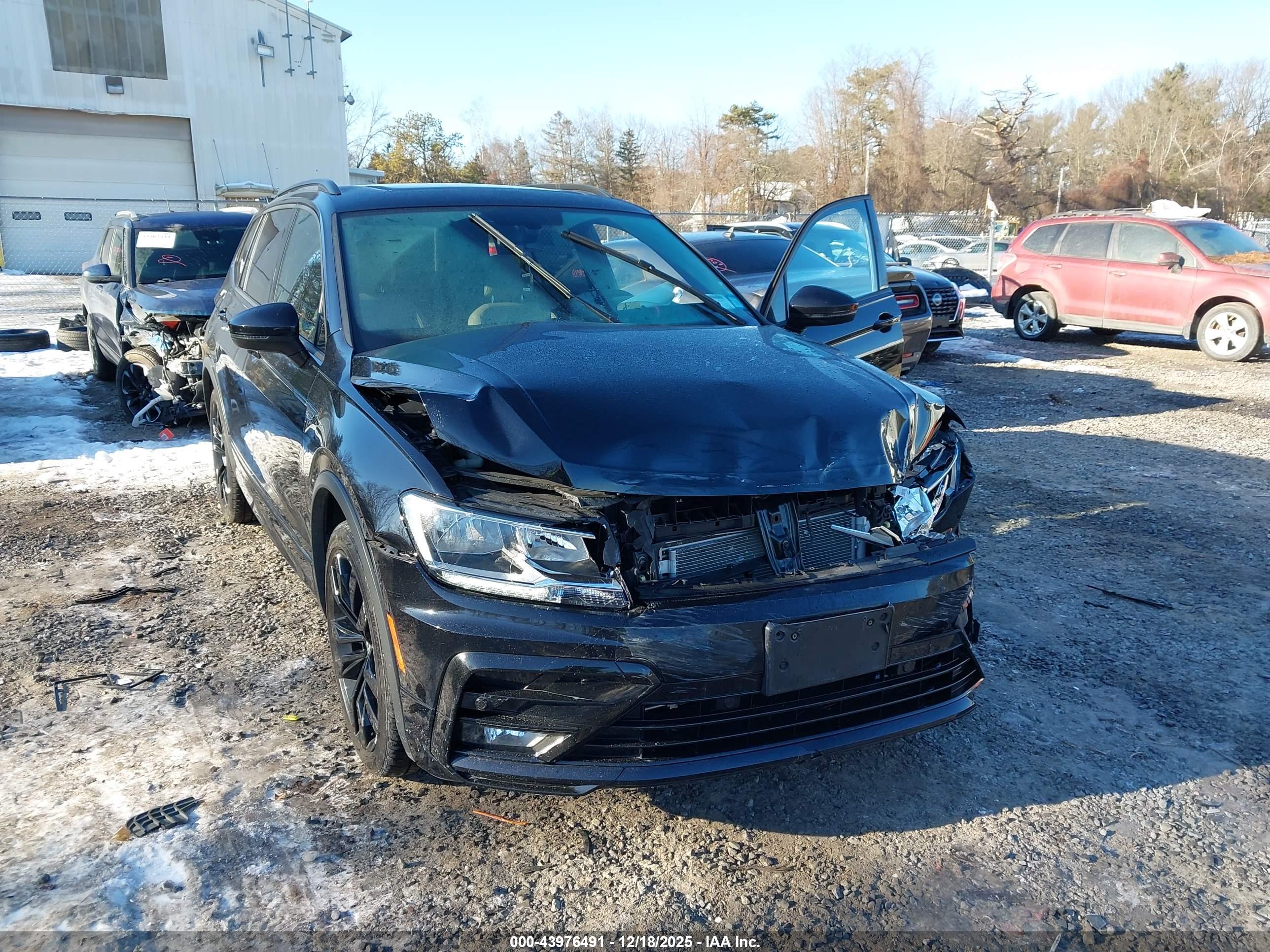 VOLKSWAGEN TIGUAN image 6