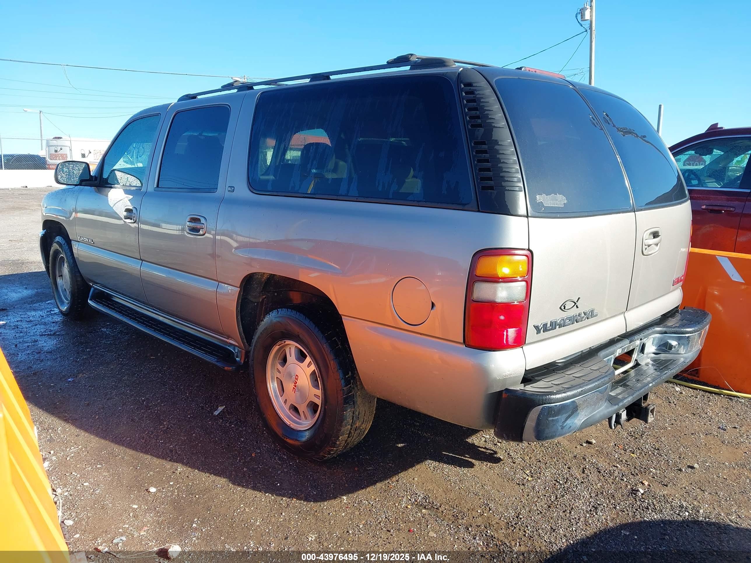 GMC YUKON image 3