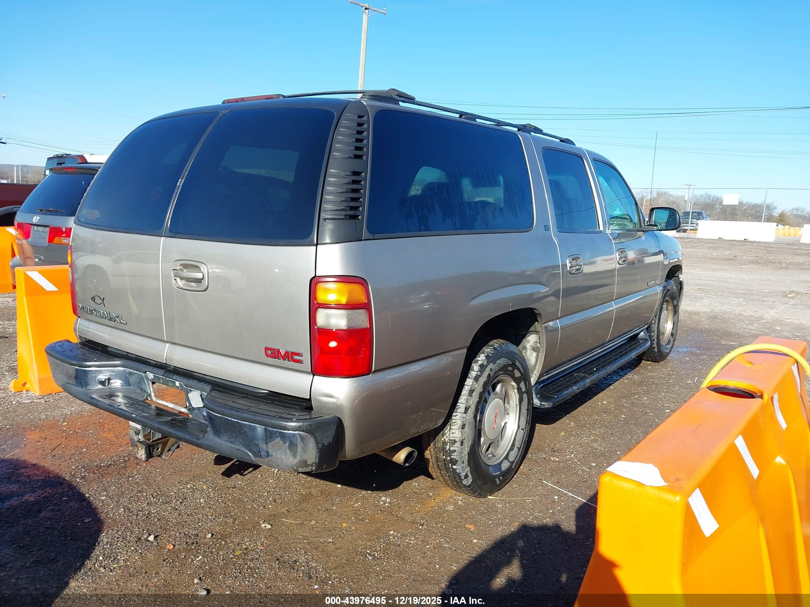GMC YUKON image 4