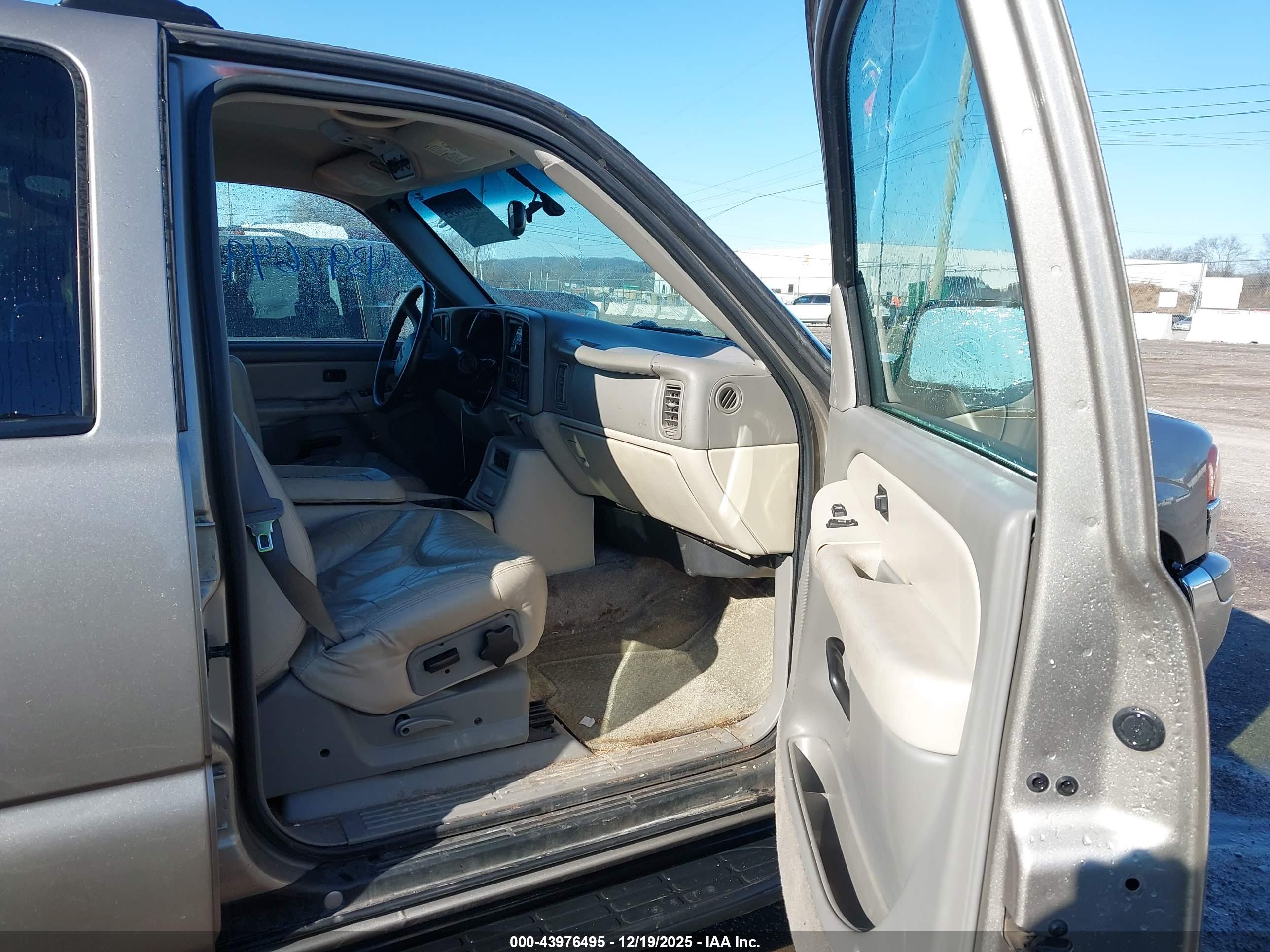 GMC YUKON image 5