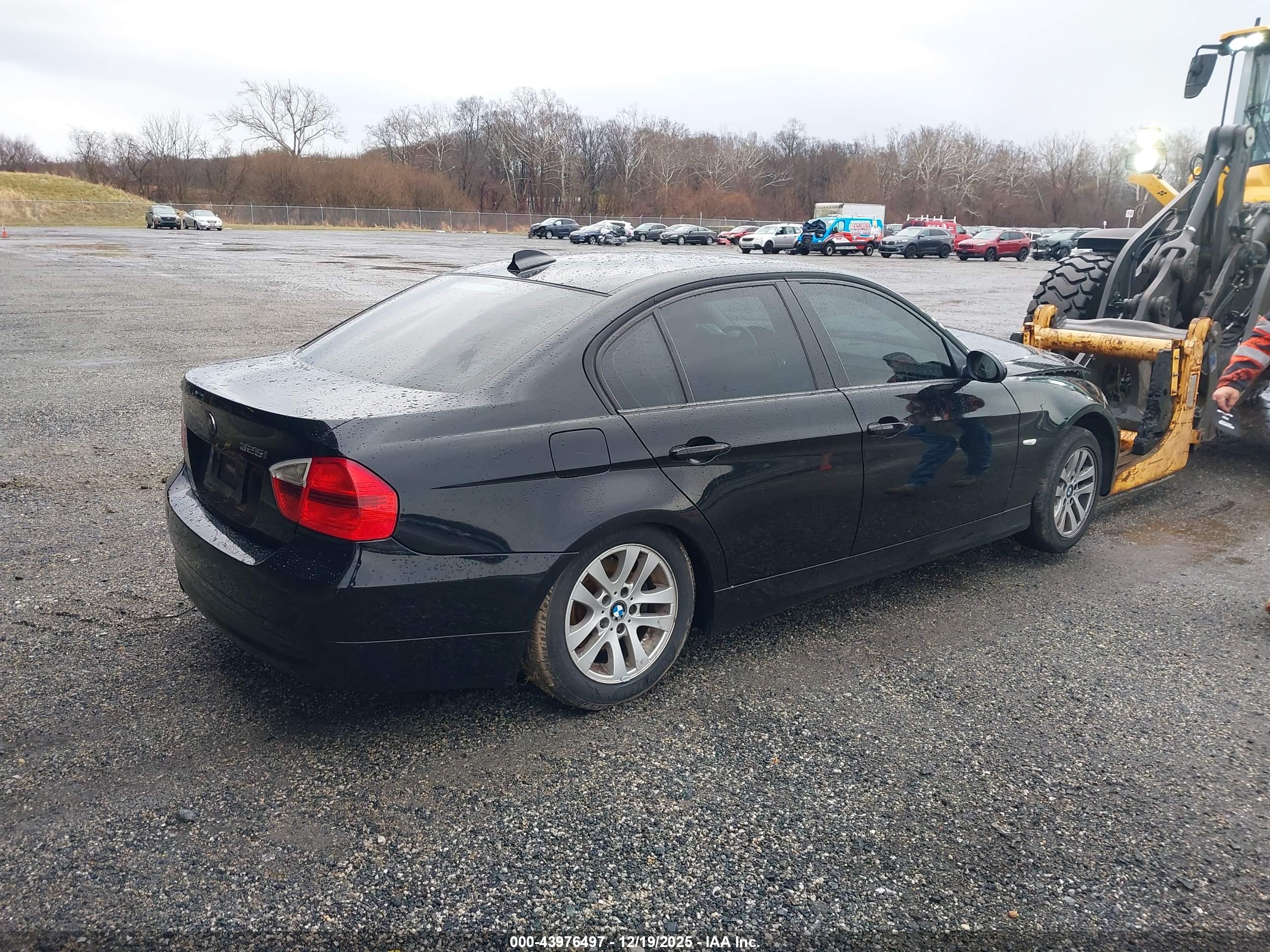 BMW 325I image 4
