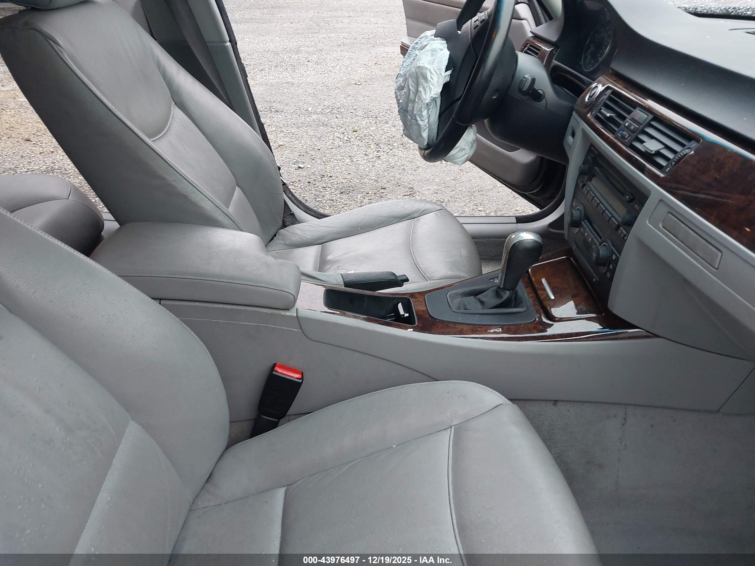 BMW 325I image 5
