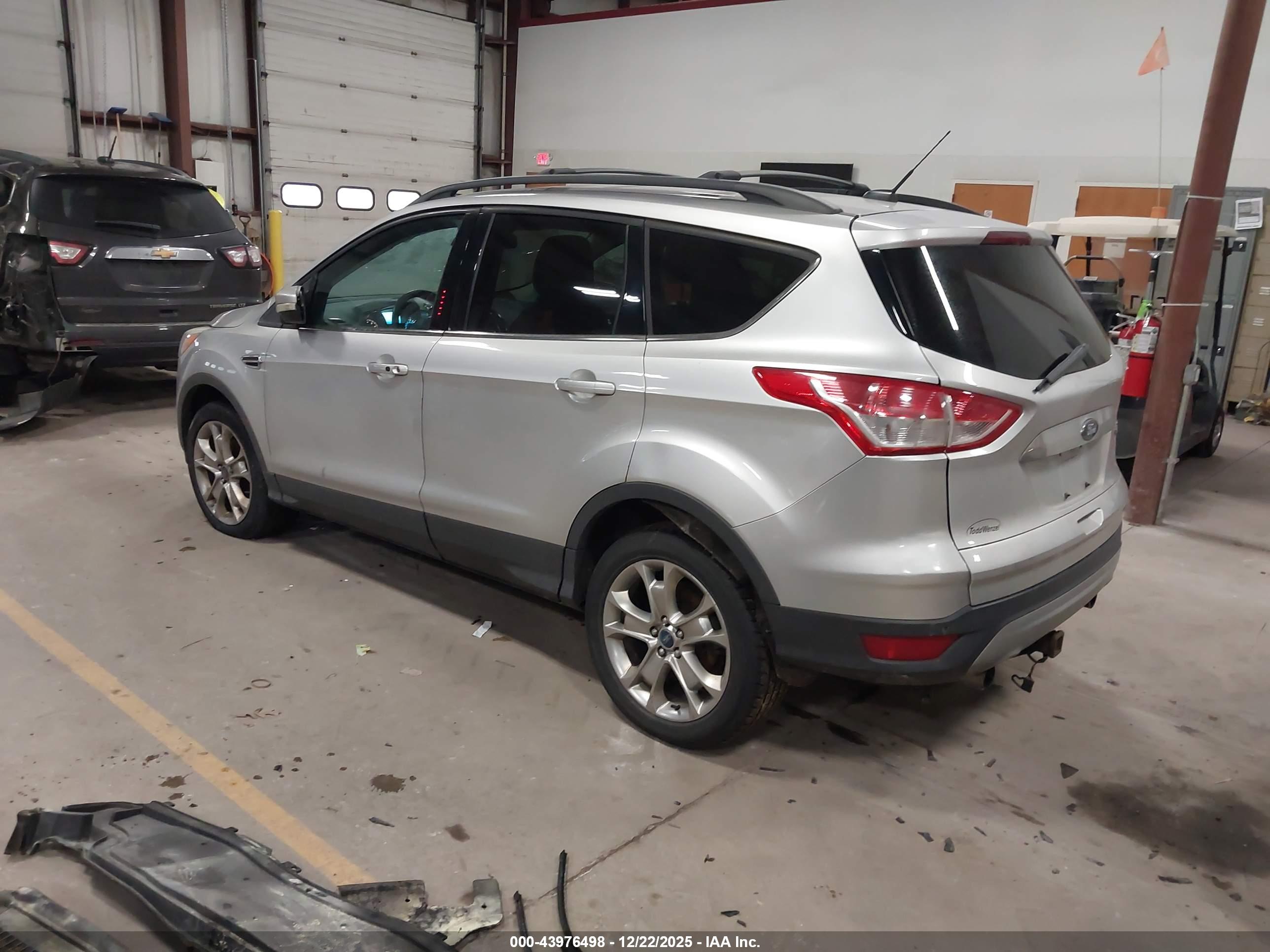 FORD ESCAPE image 3