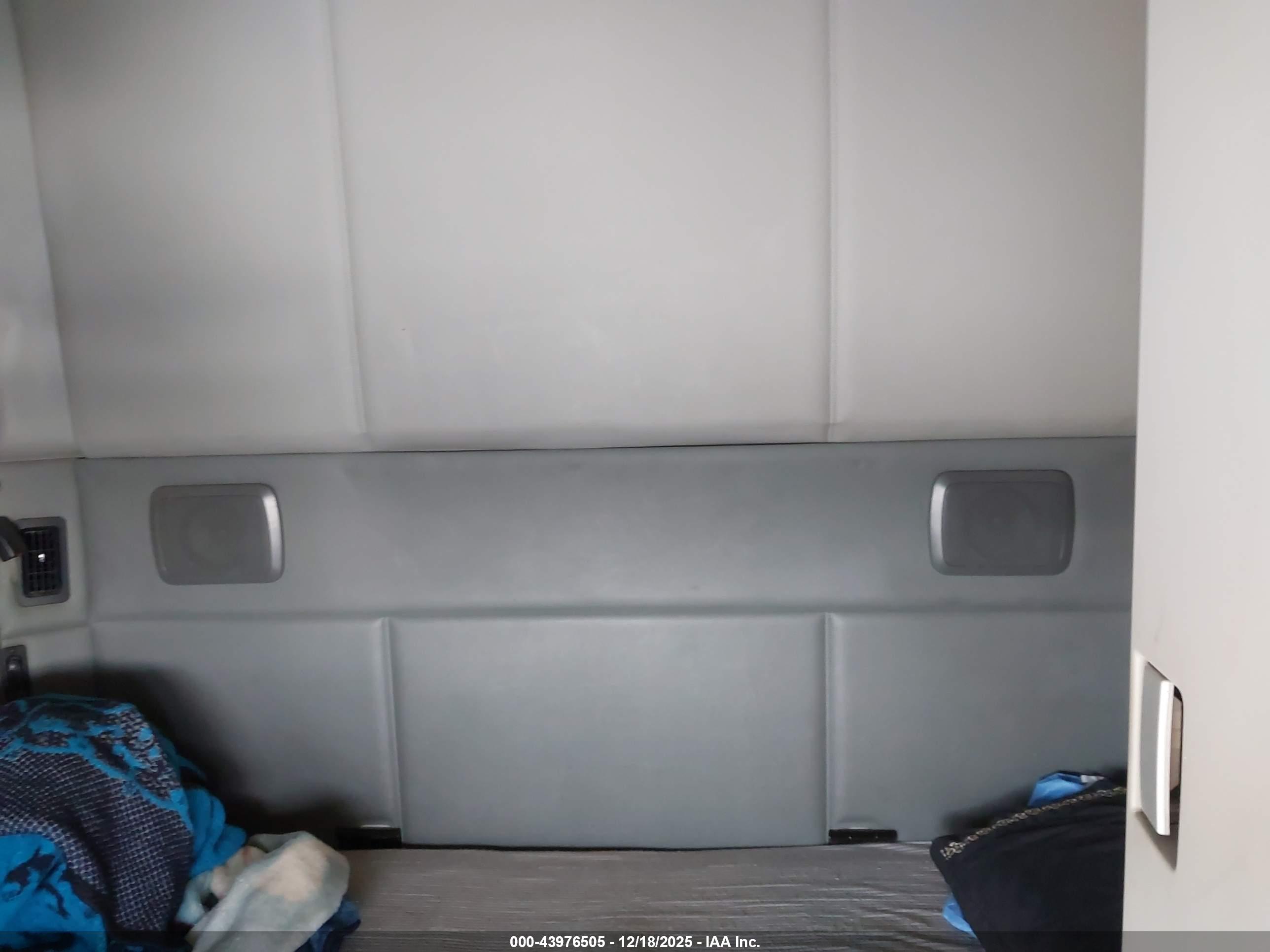 KENWORTH T680 image 7