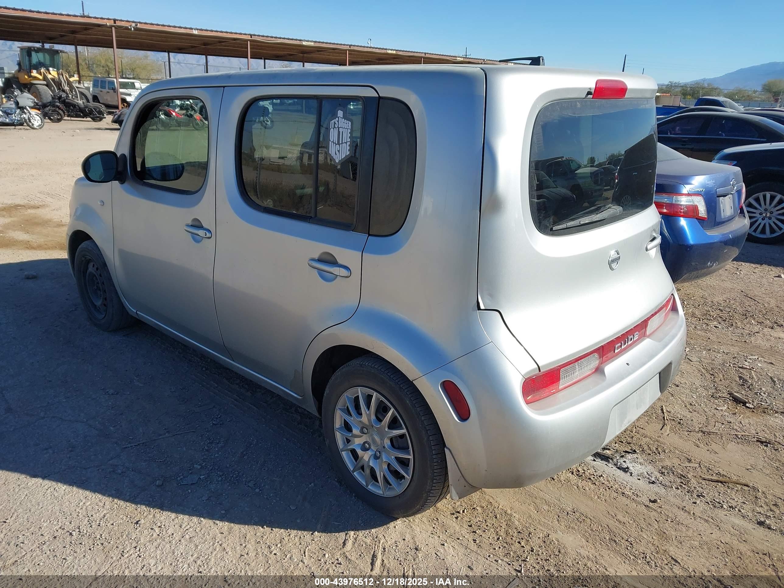 NISSAN CUBE image 3