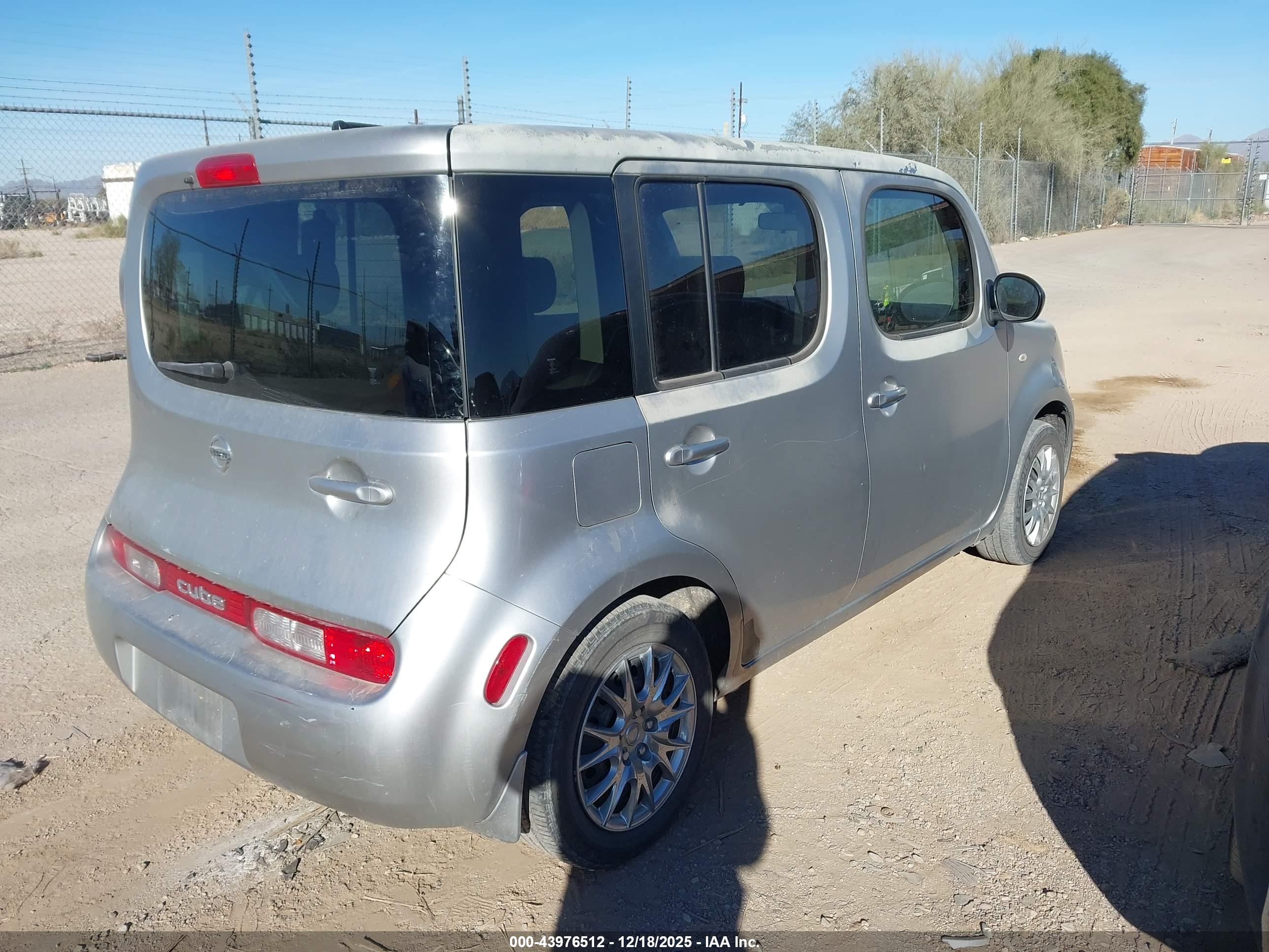 NISSAN CUBE image 4