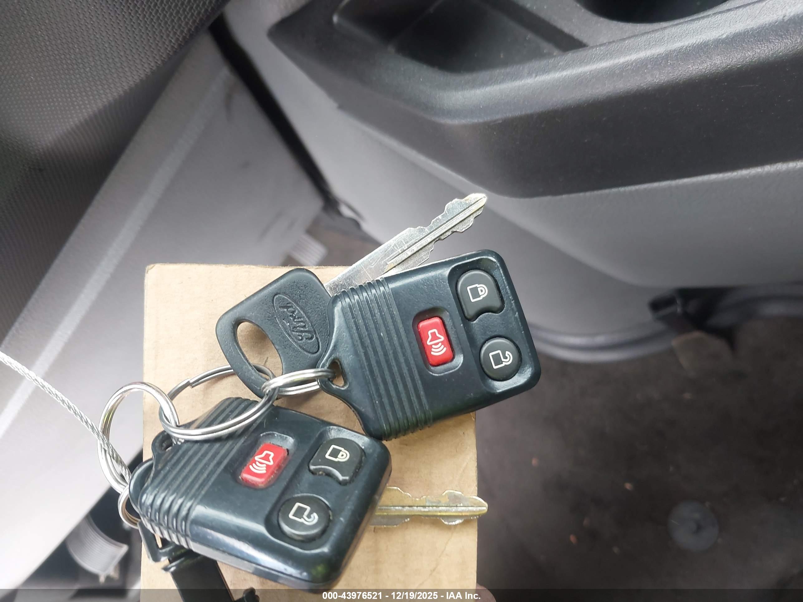 FORD E-350 image 11