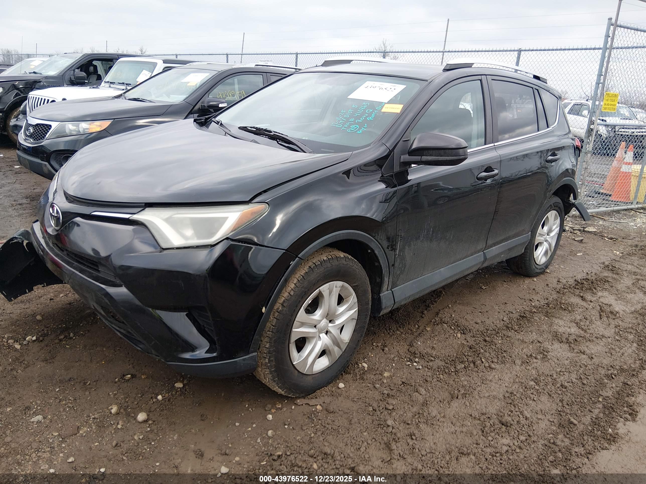 TOYOTA RAV4 image 2