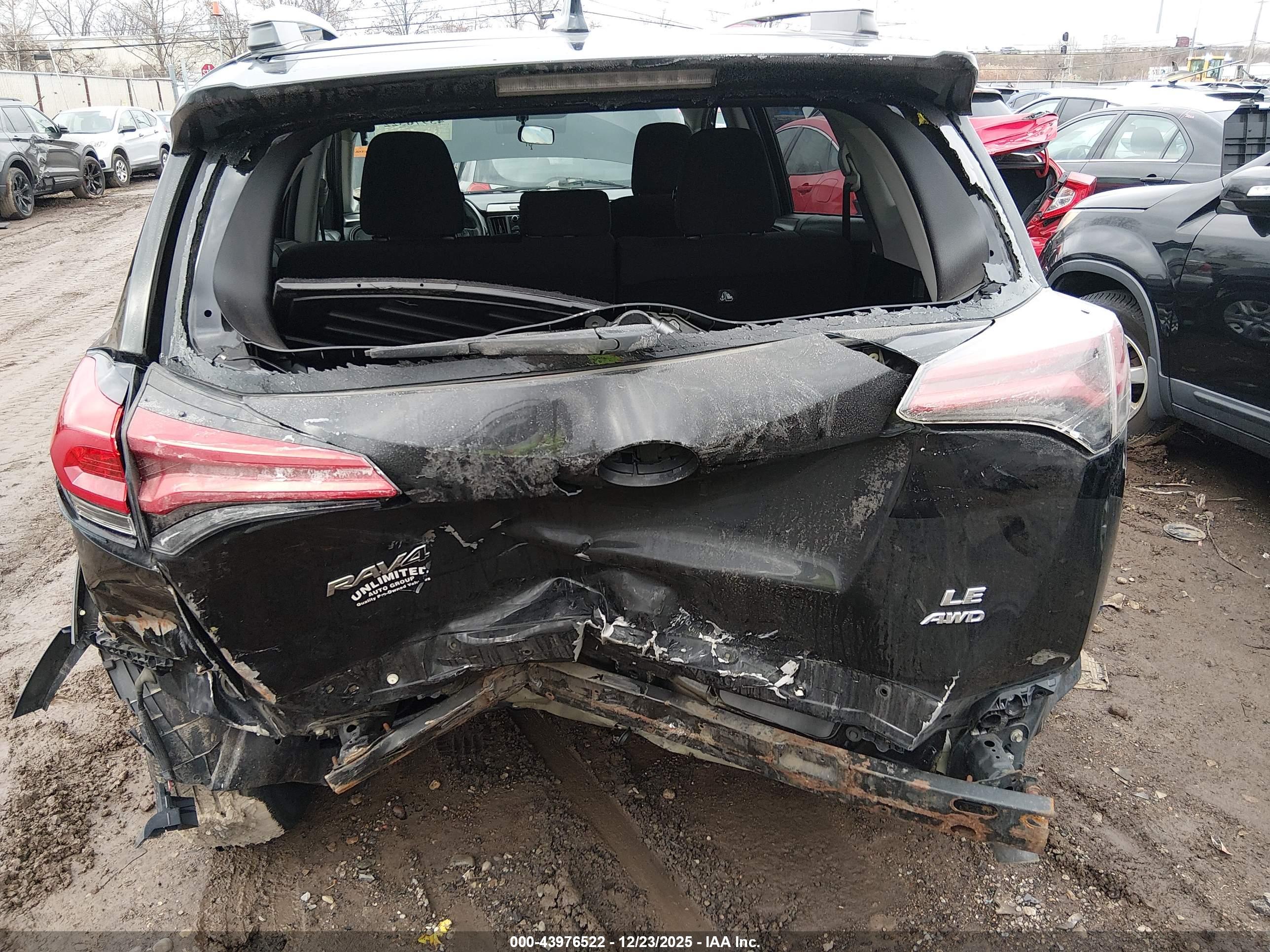 TOYOTA RAV4 image 6