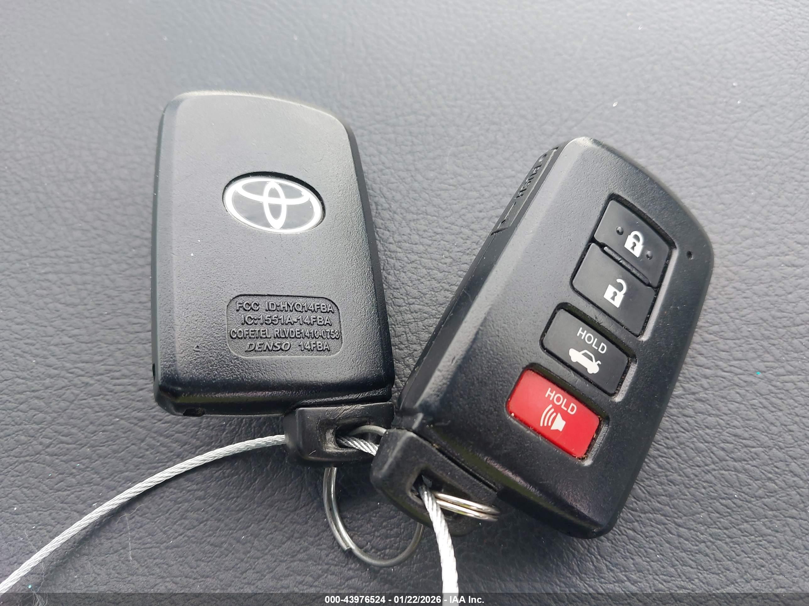 TOYOTA AVALON image 11