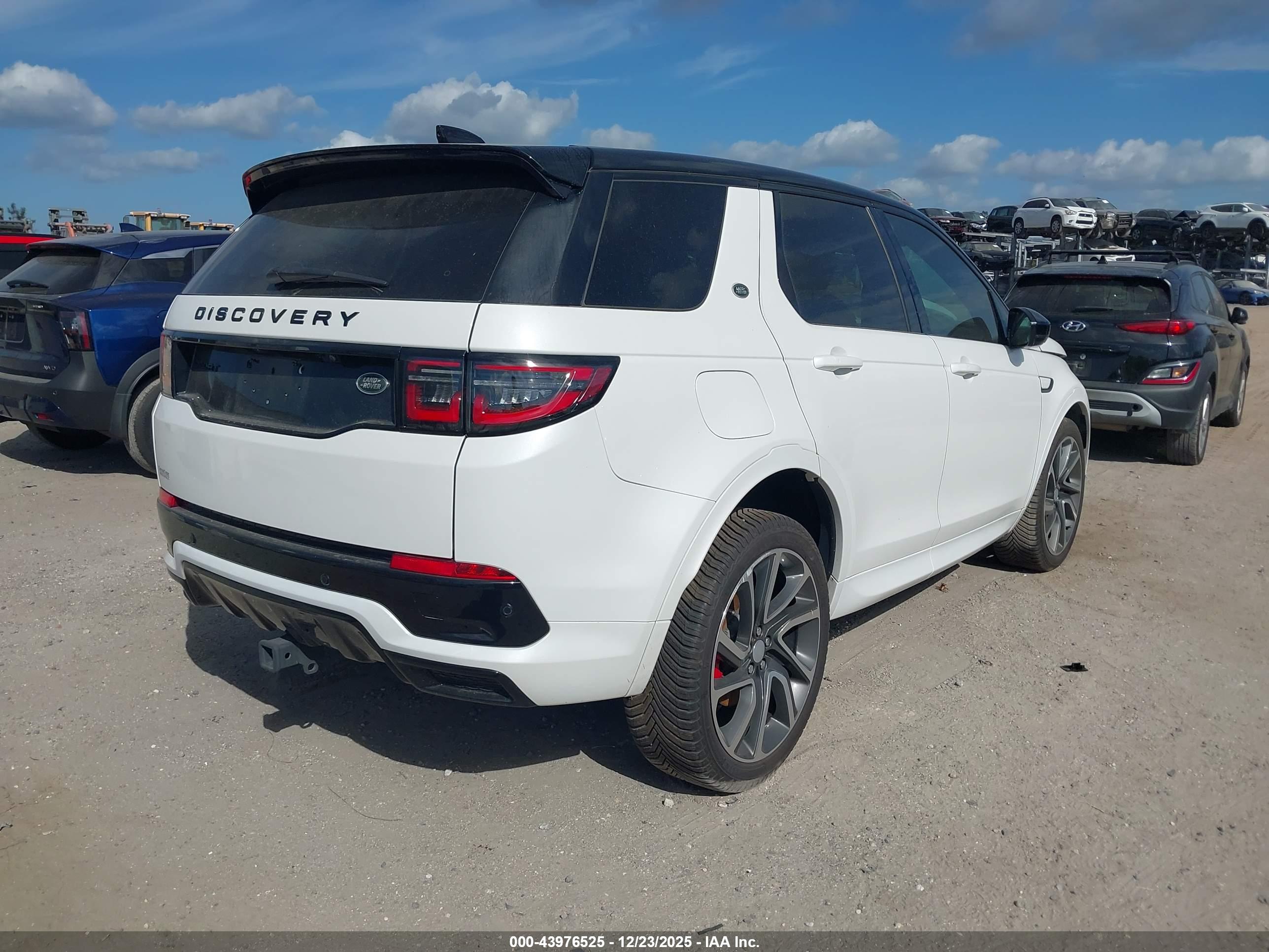 LAND ROVER image 4