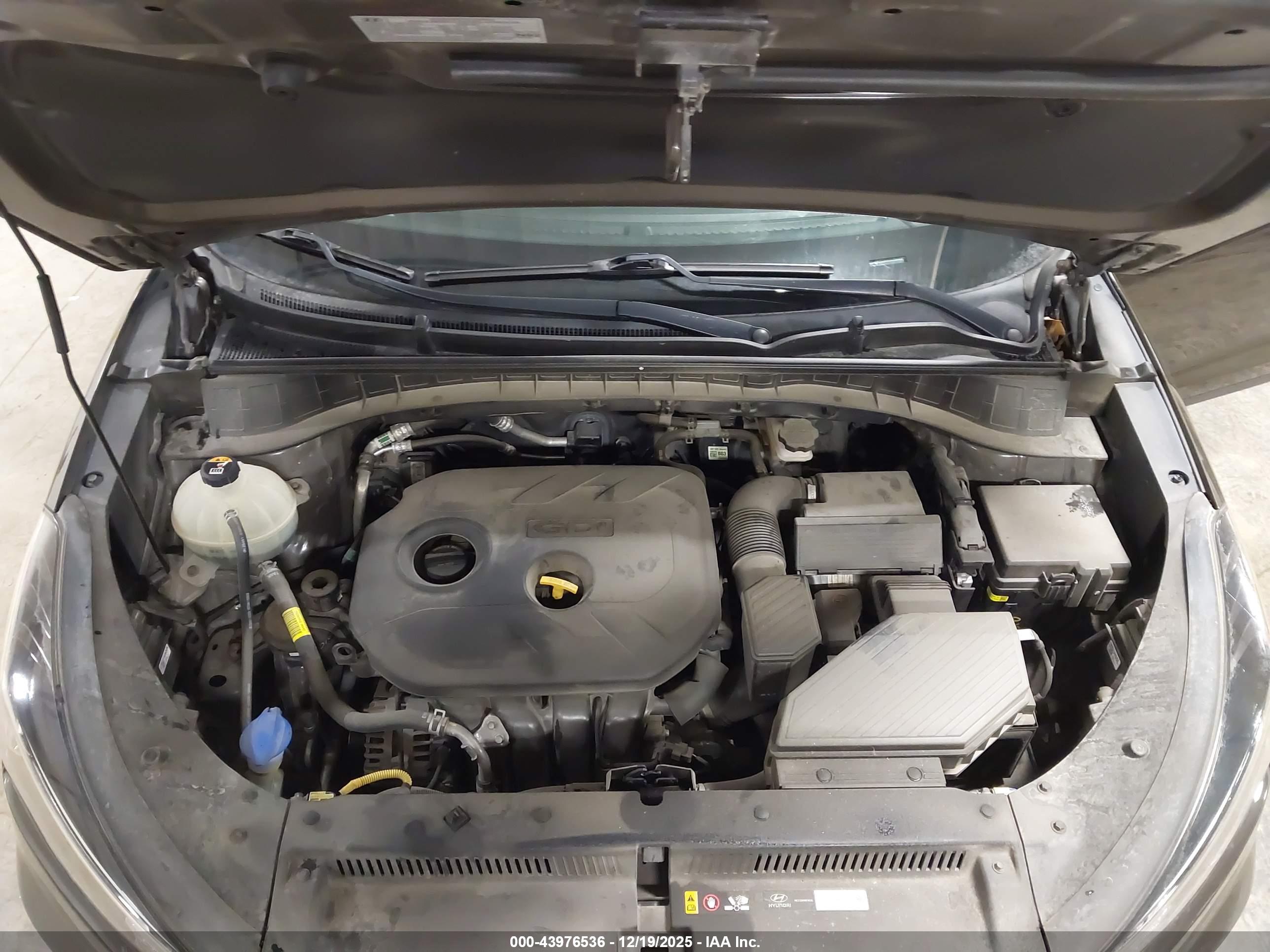 HYUNDAI TUCSON image 10