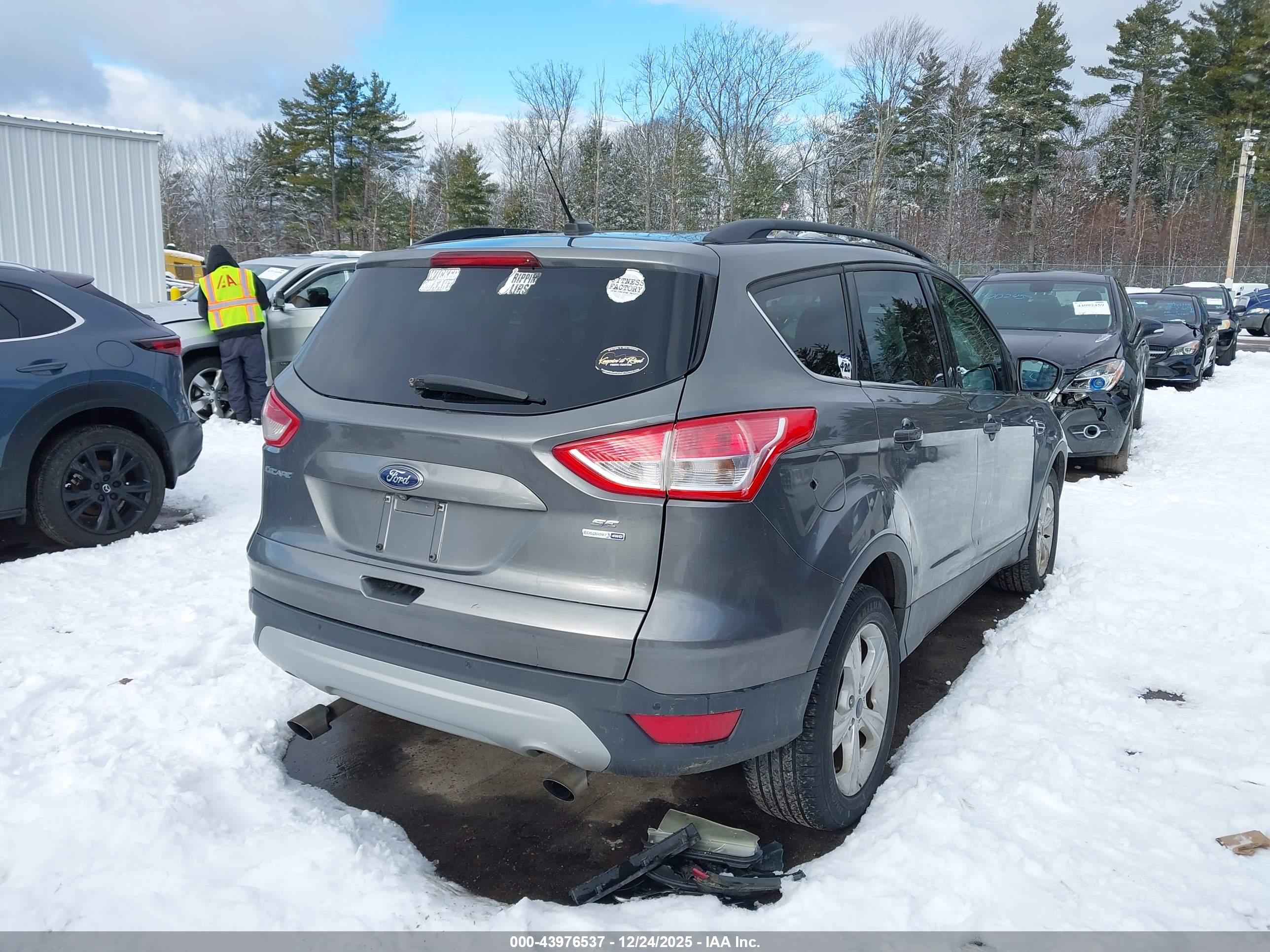 FORD ESCAPE image 4