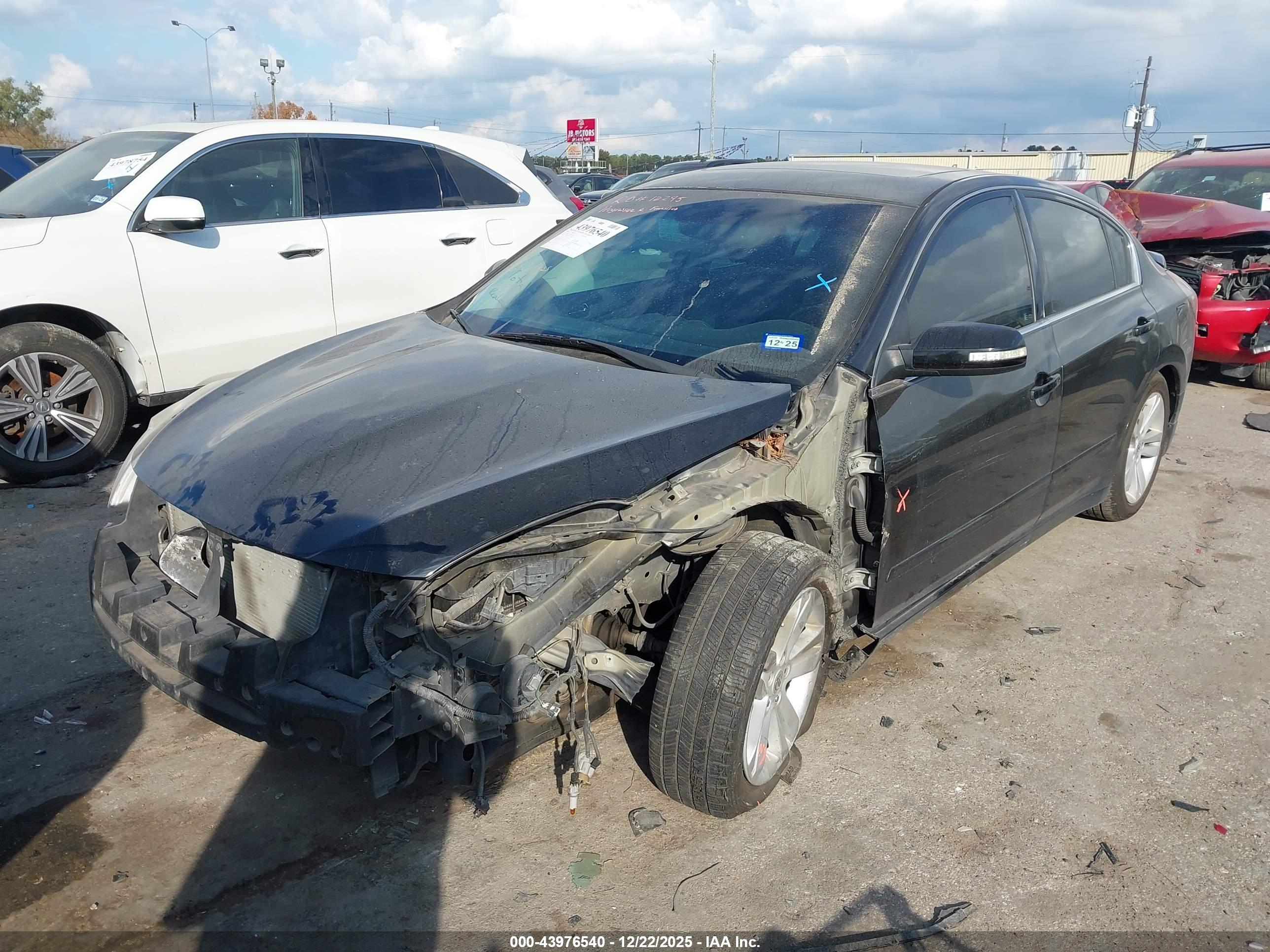 NISSAN ALTIMA image 2