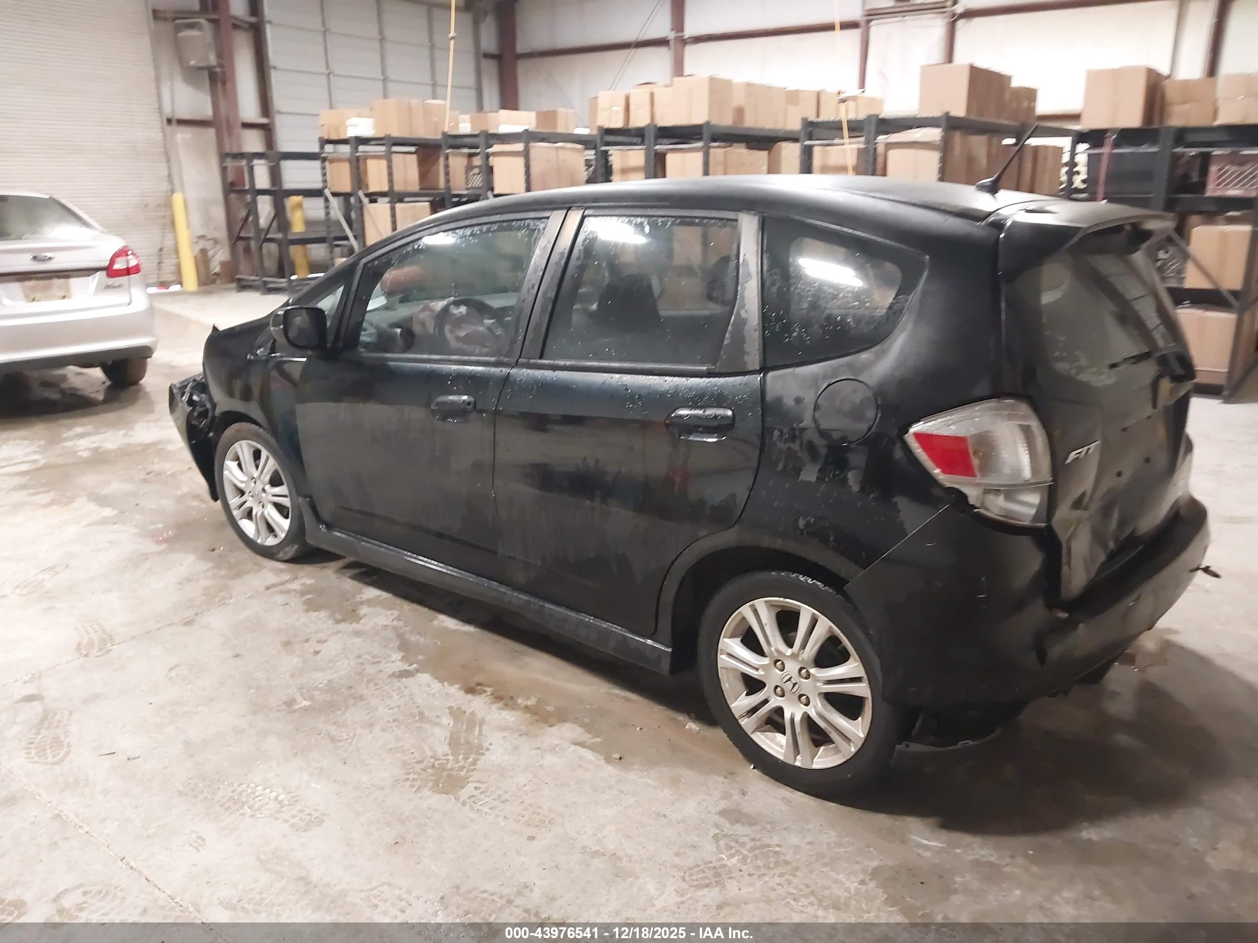 HONDA FIT image 3