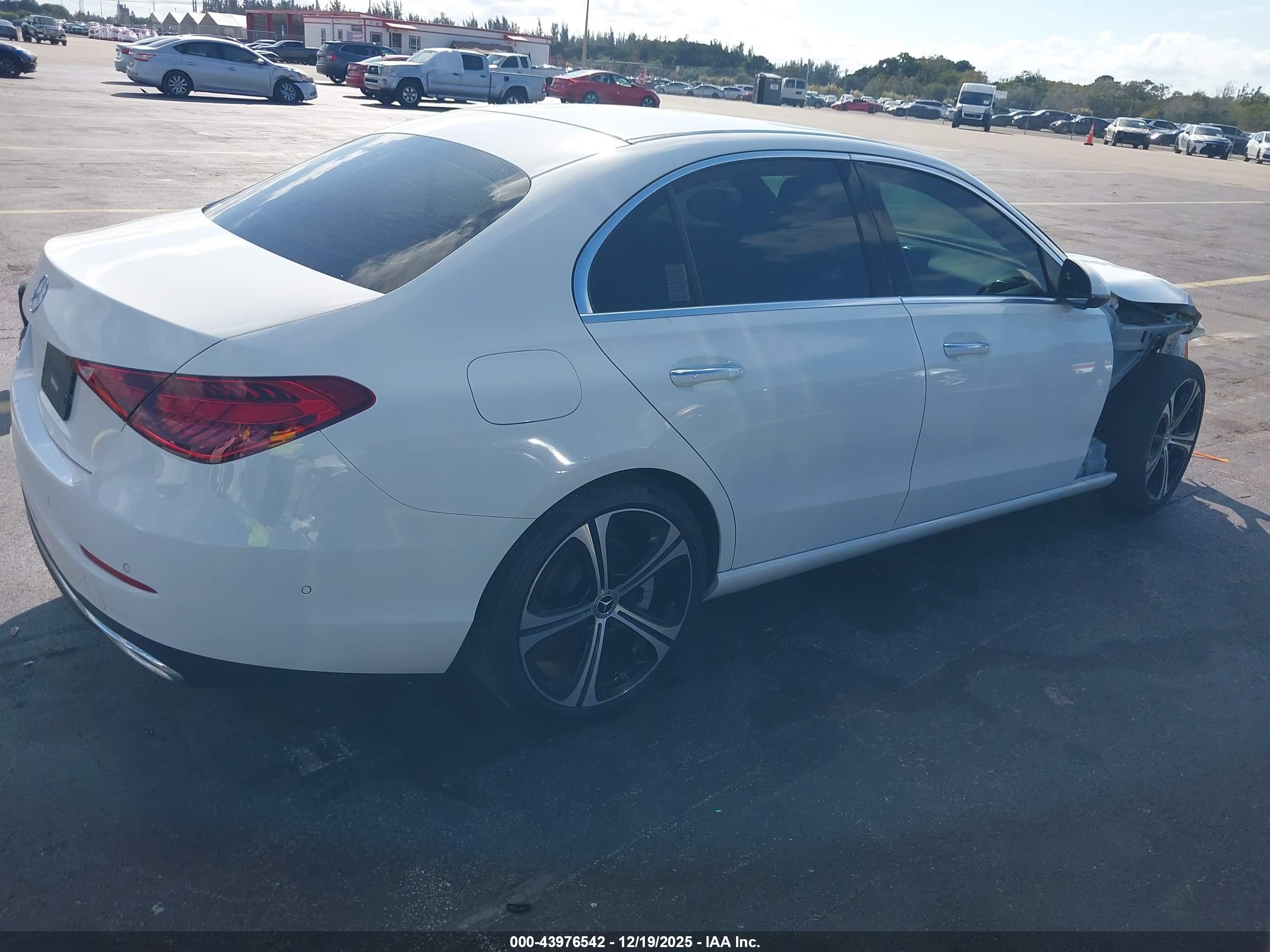 MERCEDES-BENZ C image 4
