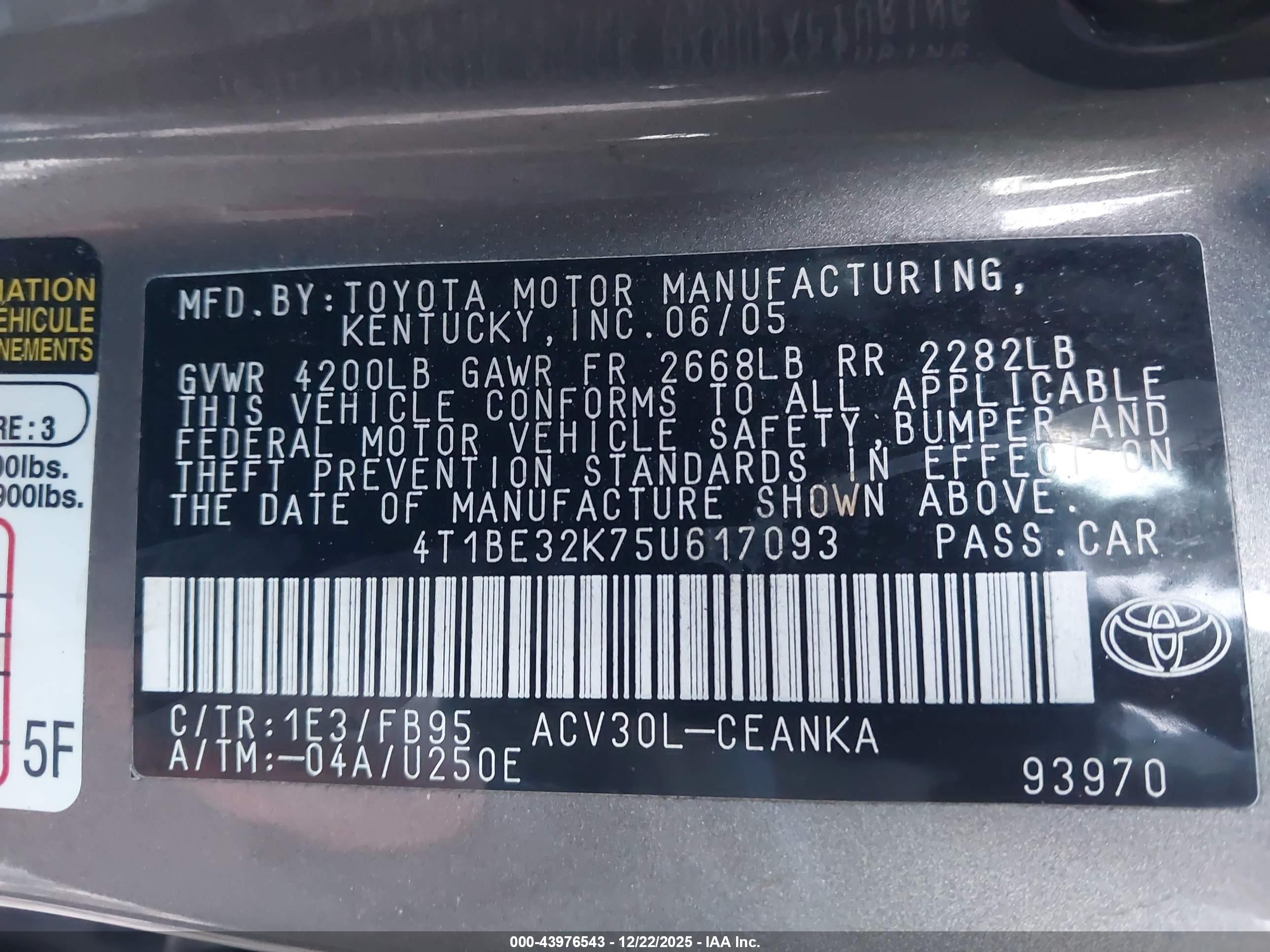 TOYOTA CAMRY image 9