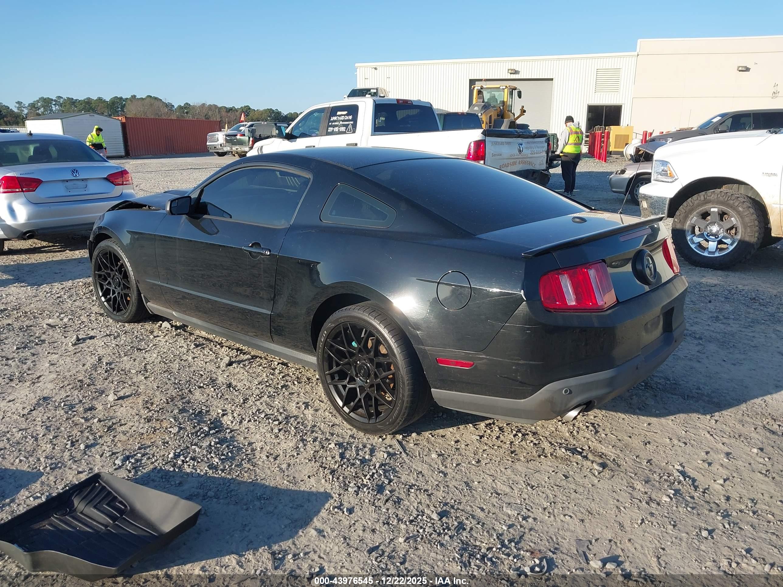 FORD MUSTANG image 3