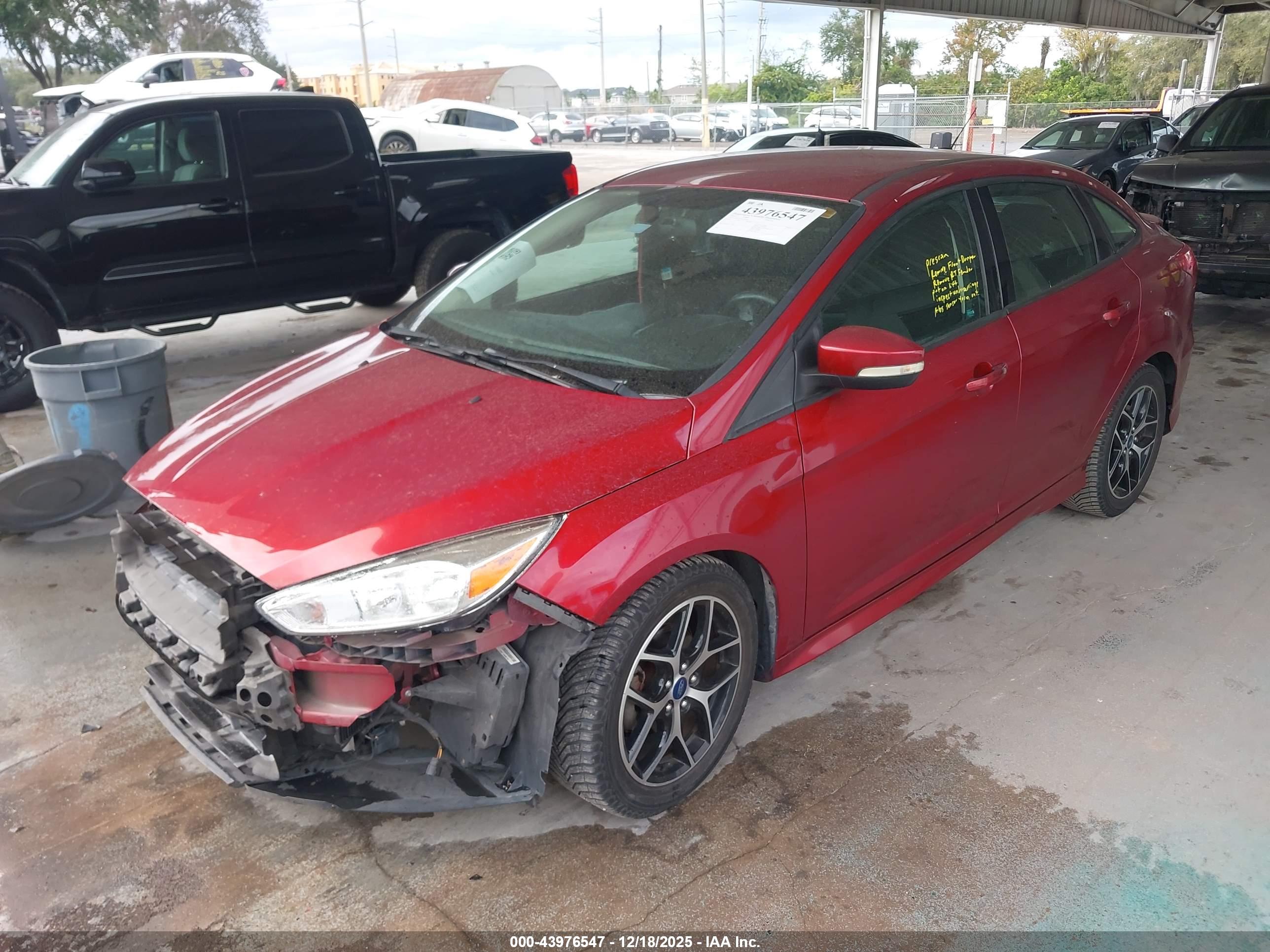 FORD FOCUS image 2