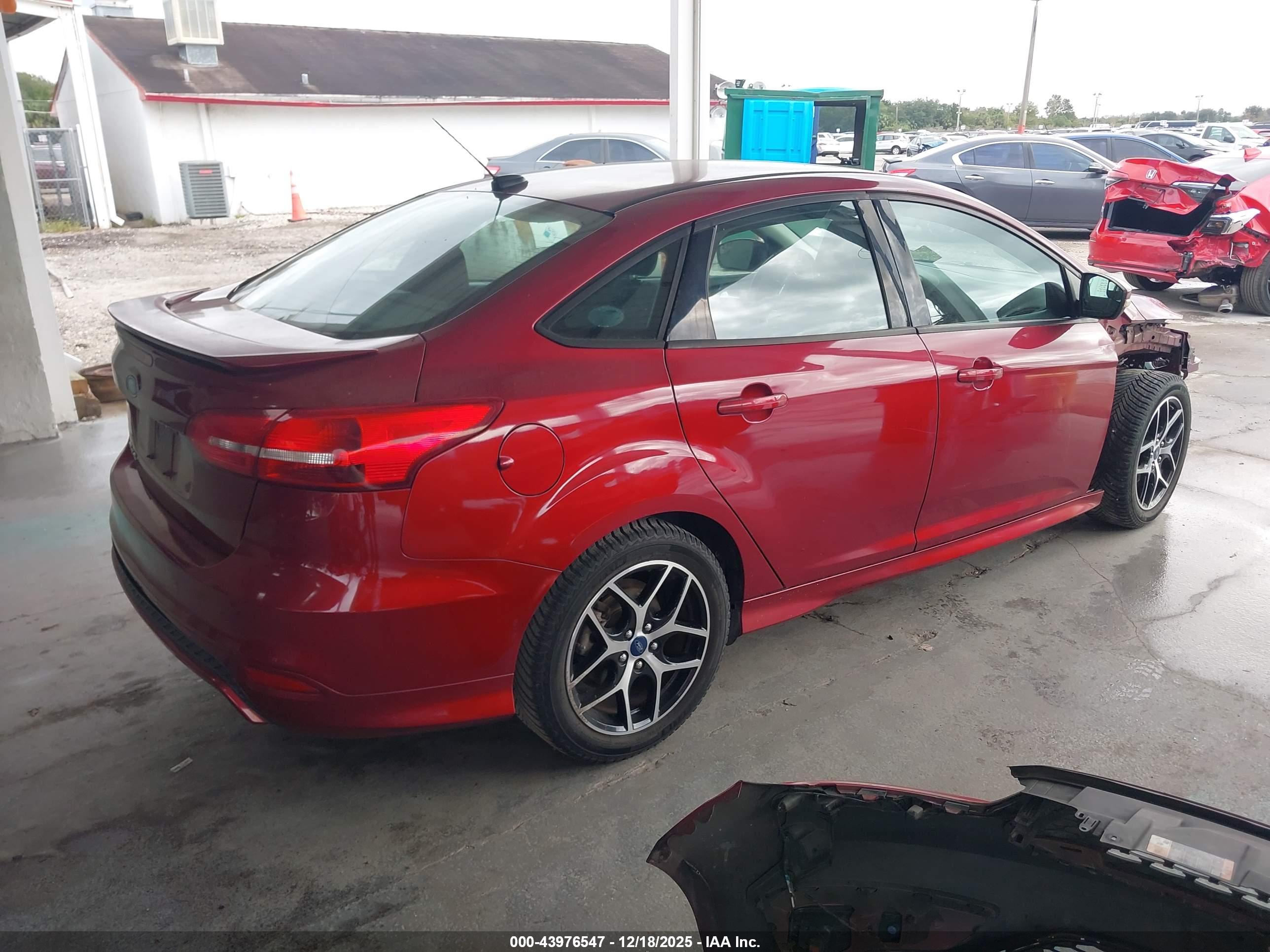 FORD FOCUS image 4