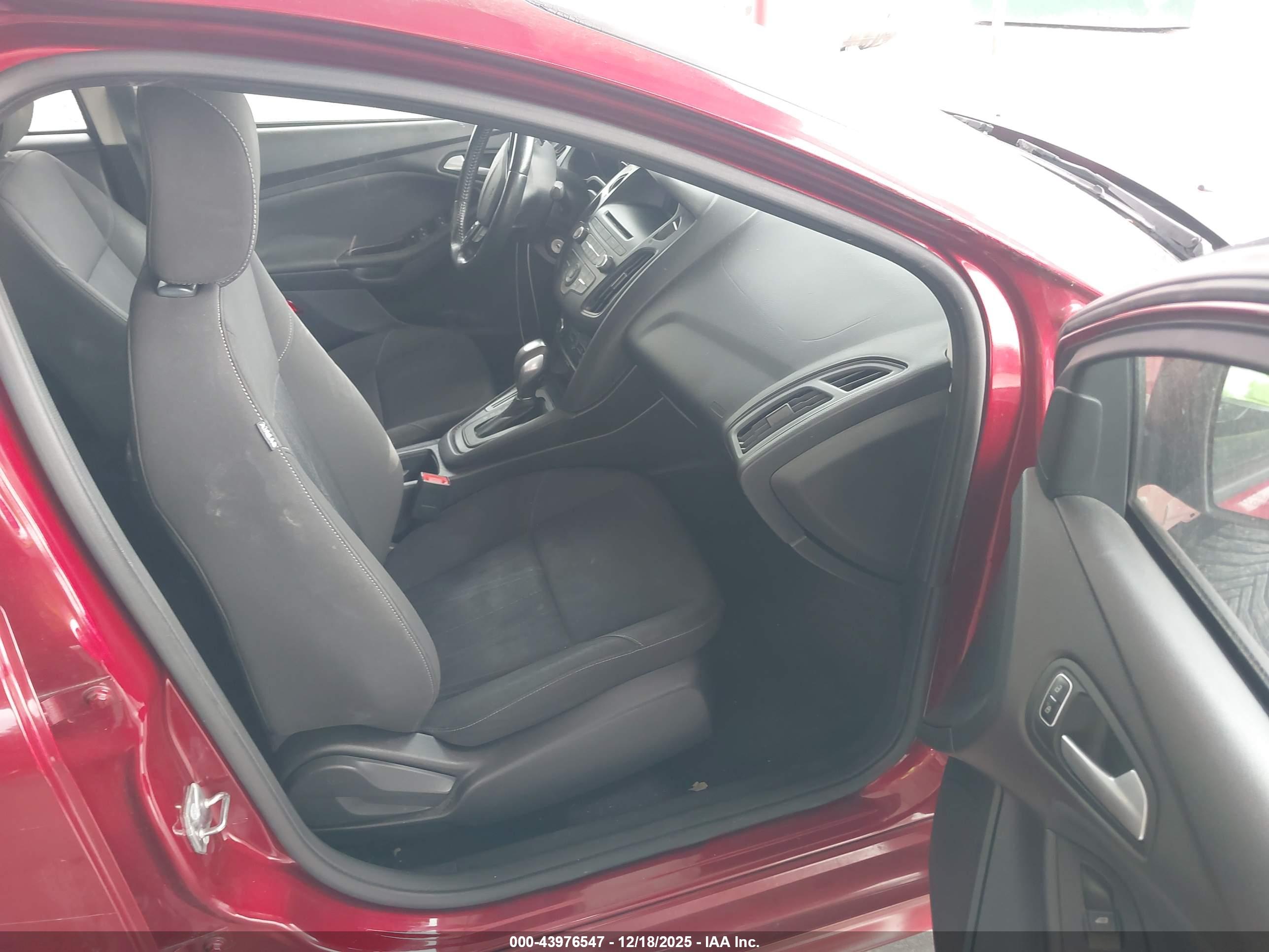 FORD FOCUS image 5