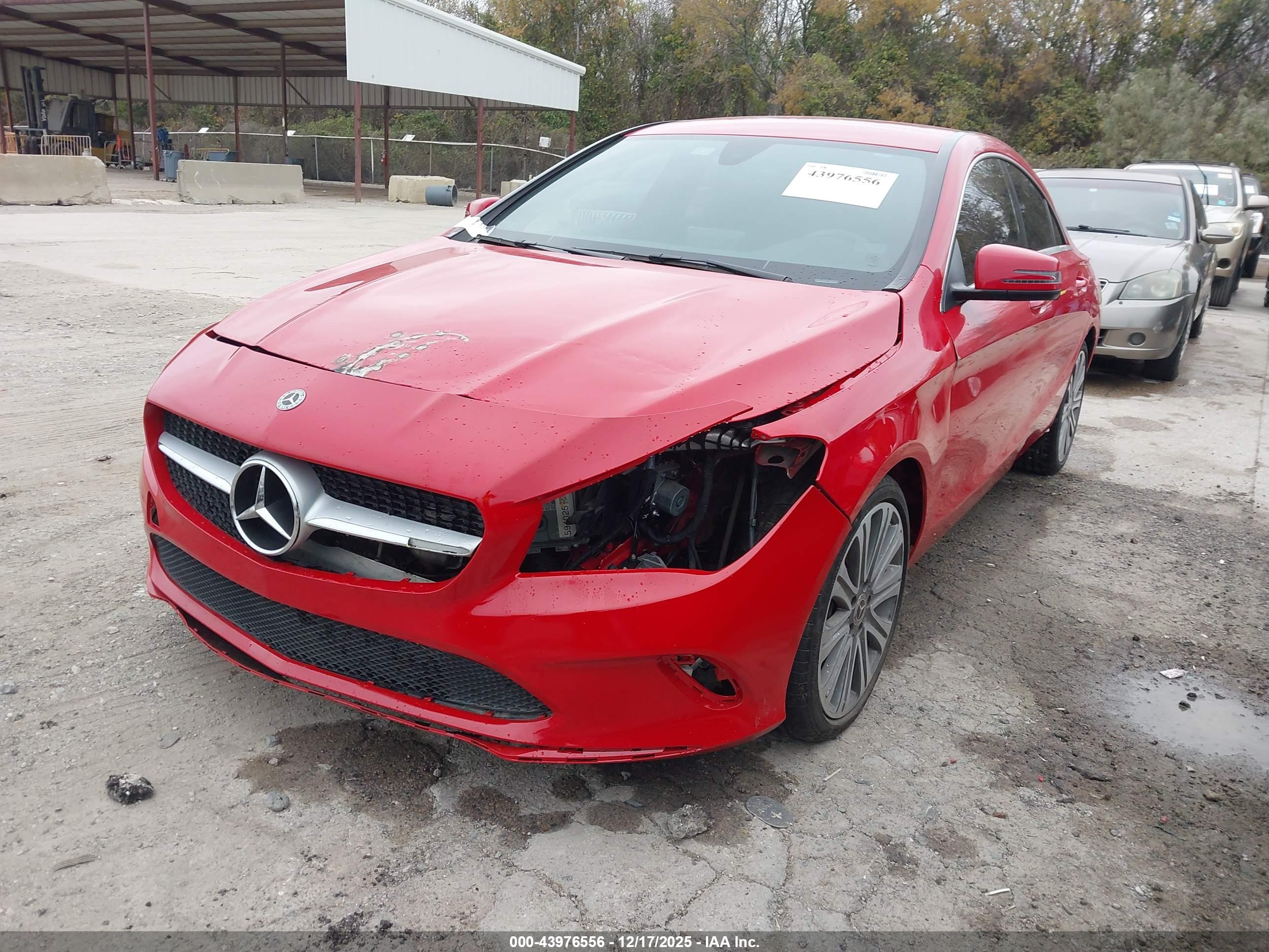 MERCEDES-BENZ CLA image 2