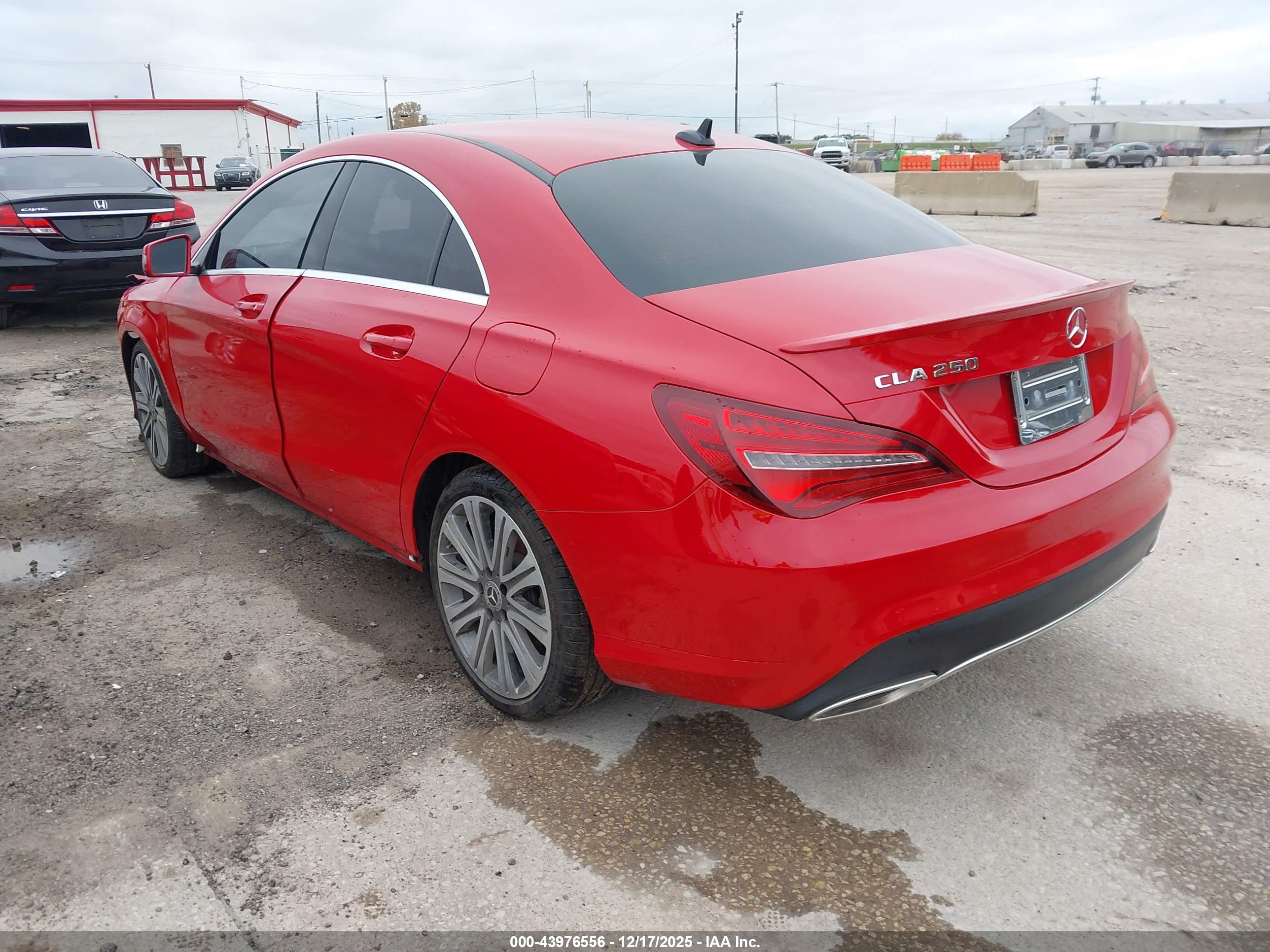 MERCEDES-BENZ CLA image 3