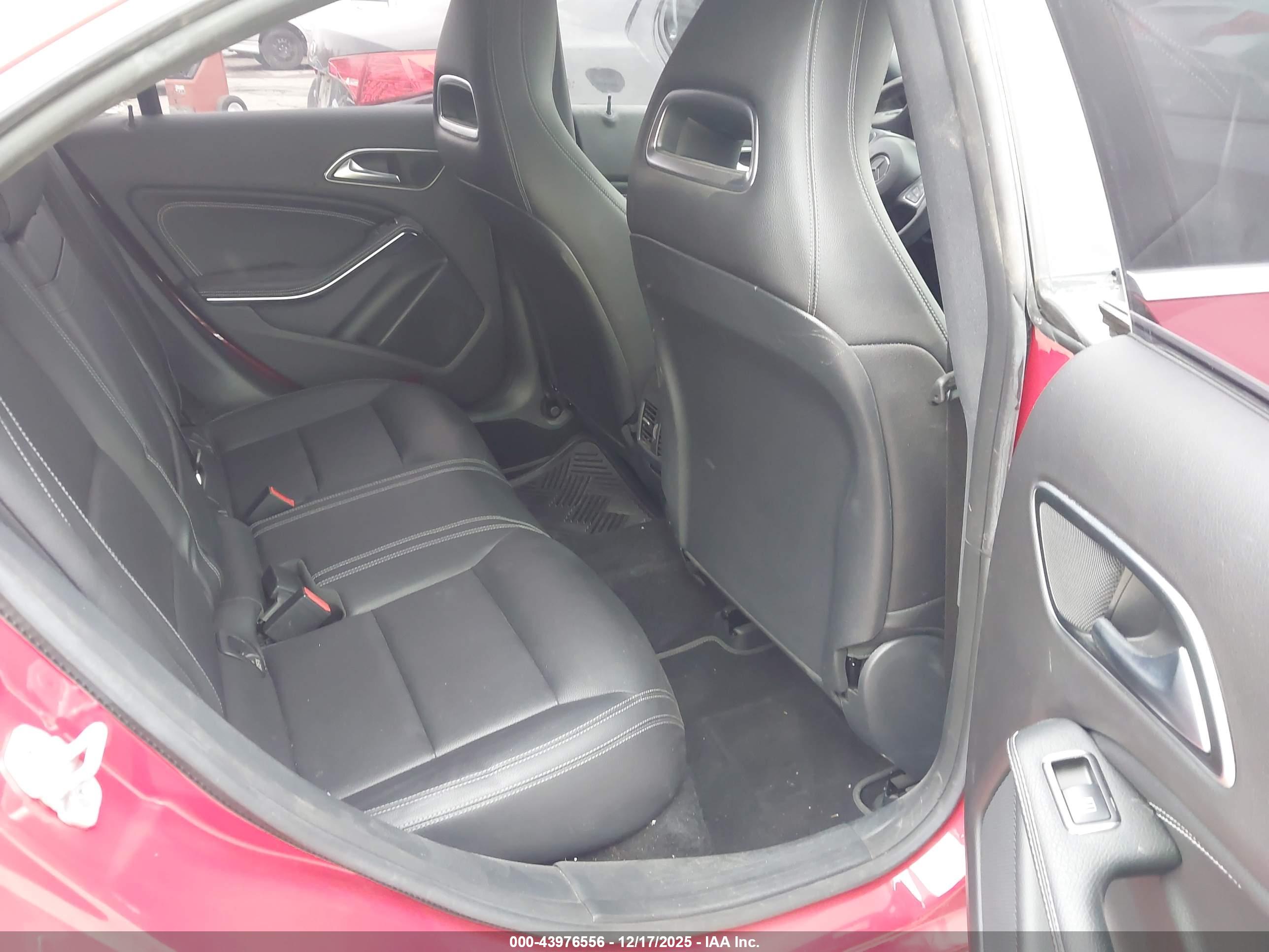 MERCEDES-BENZ CLA image 8