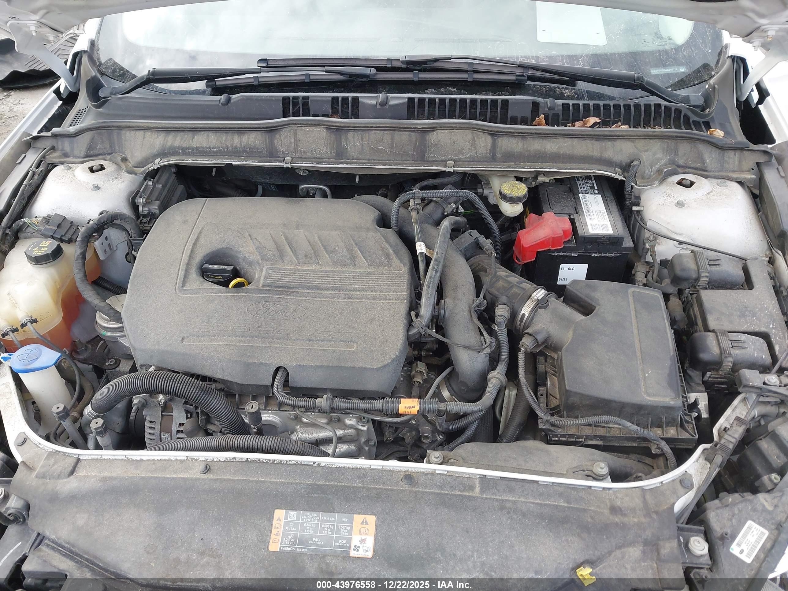 FORD FUSION image 10