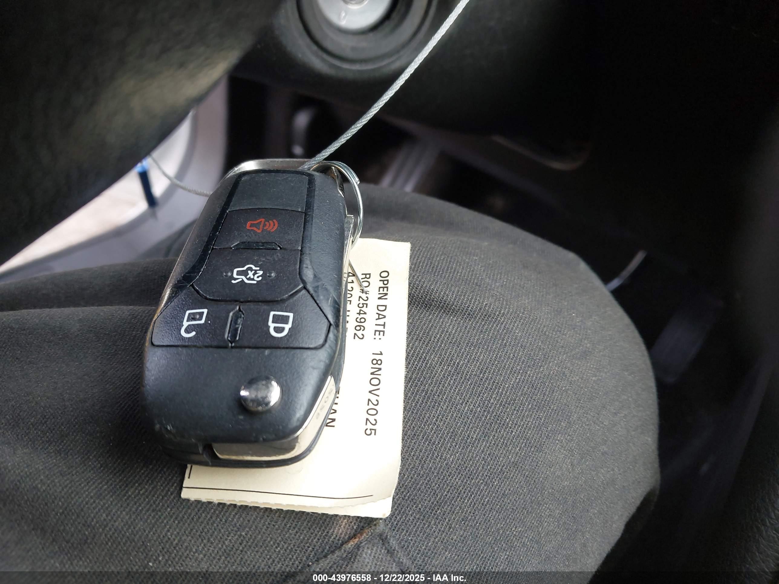 FORD FUSION image 11