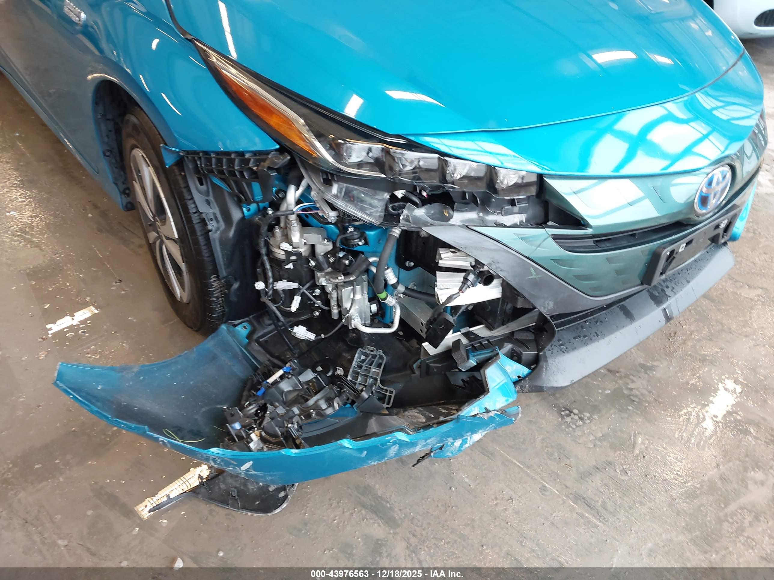 TOYOTA PRIUS image 6