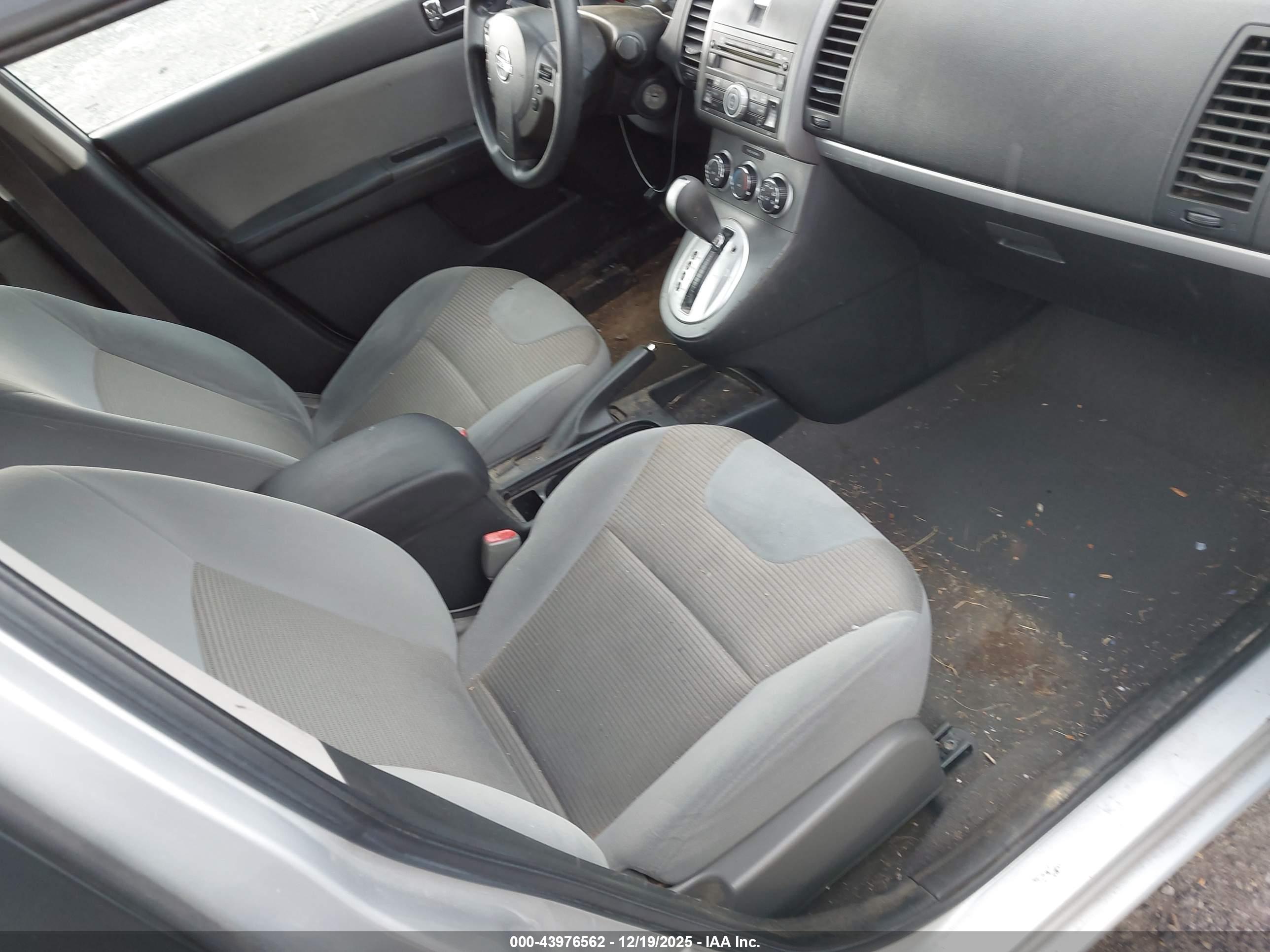 NISSAN SENTRA image 5